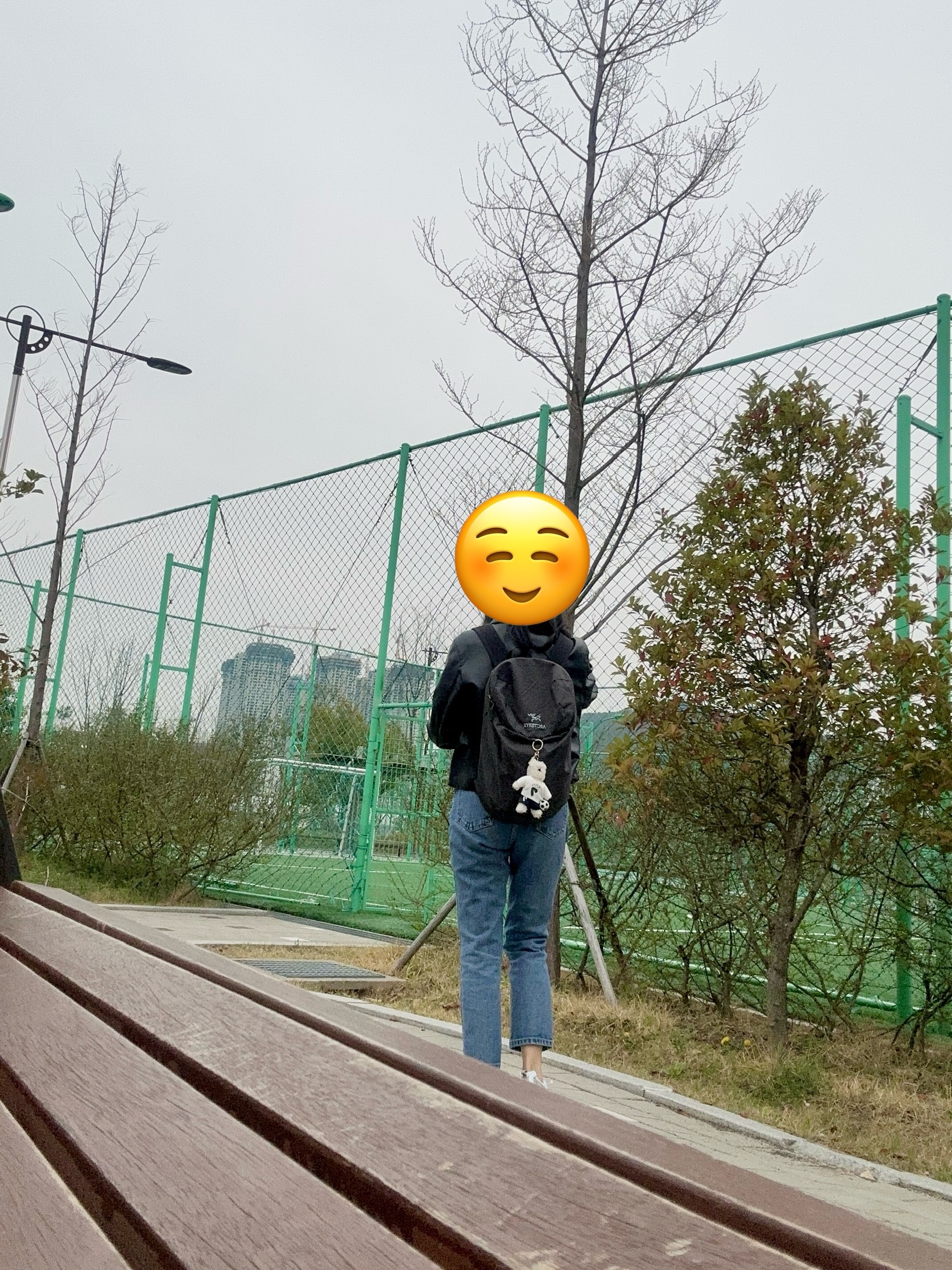 [예약 배송] NOS7 x Monamhee SON.hee Cream, Arc'teryx Konseal 15 Backpack Black 착용 스타일 - 3
