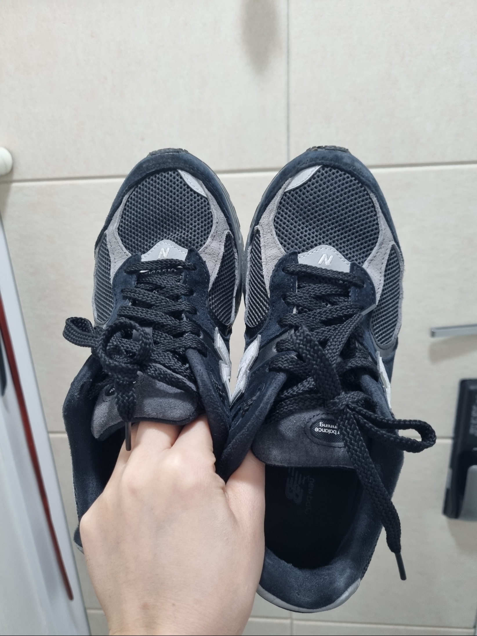 New Balance 2002R Black Dark Grey - JD Sports Exclusive 착용 스타일