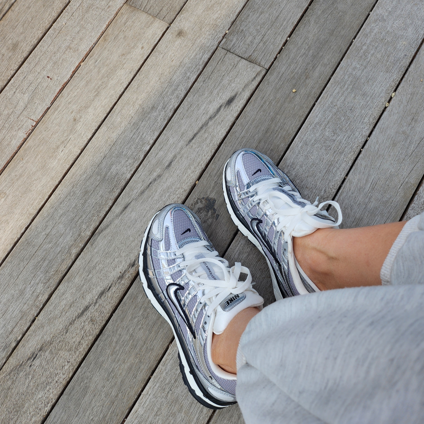 Nike P-6000 Metallic Silver 착용 스타일 - 2