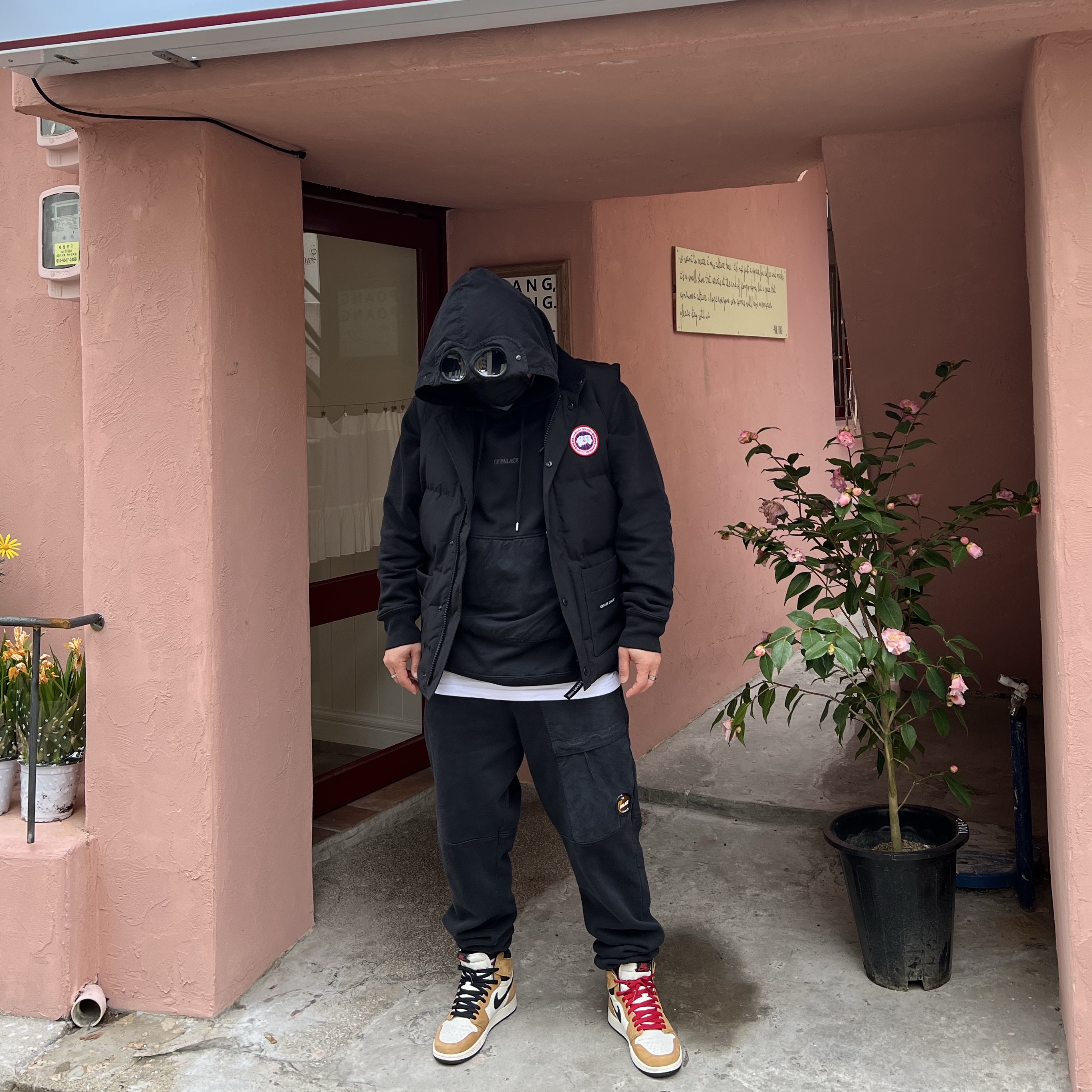 Palace x C.P. Company Sweatpants Black - 22FW, Palace x C.P. Company Goggle Hoodie Black - 22FW 착용 스타일