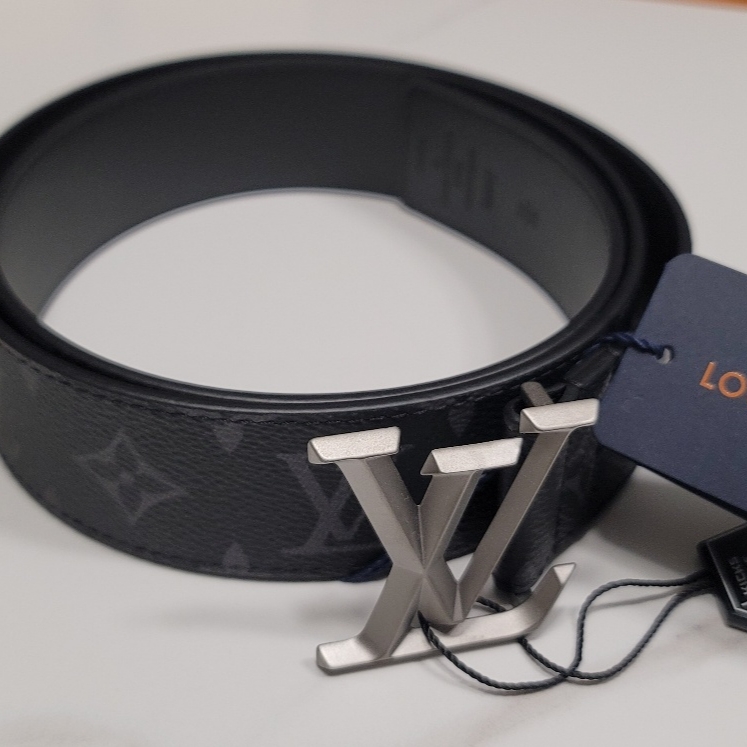 Louis Vuitton LV Pyramide 40mm Belt Monogram Eclipse Ruthenium 착용 스타일 - 3