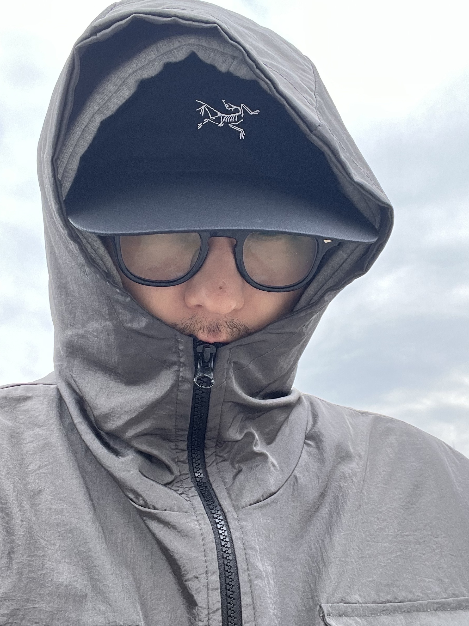 JTO Originals AR 46-22 Black, Arc'teryx Norvan Regular Brim Hat Black 착용 스타일 - 3