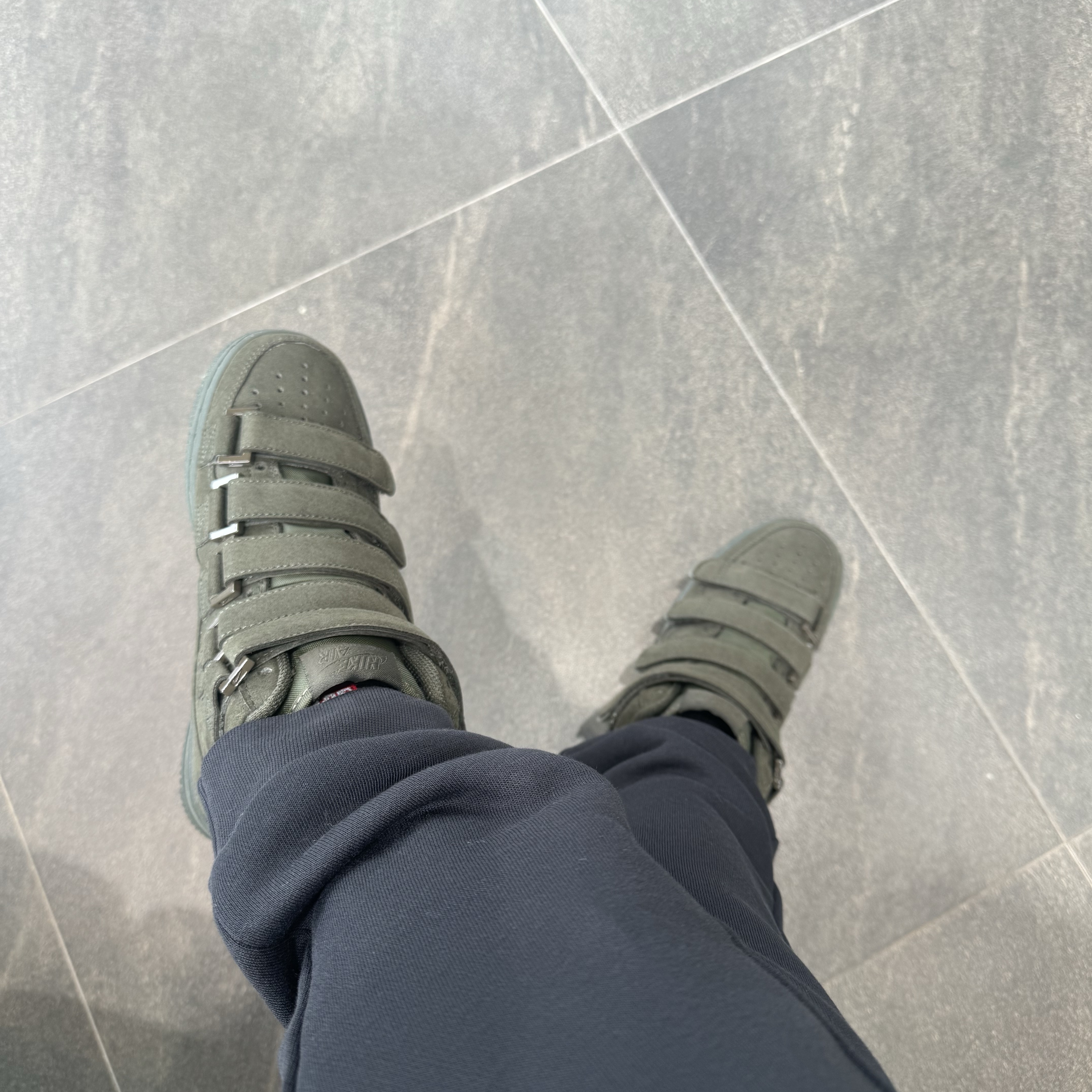 Nike x Billie Eilish Air Force 1 High '07 SP Sequoia 착용 스타일