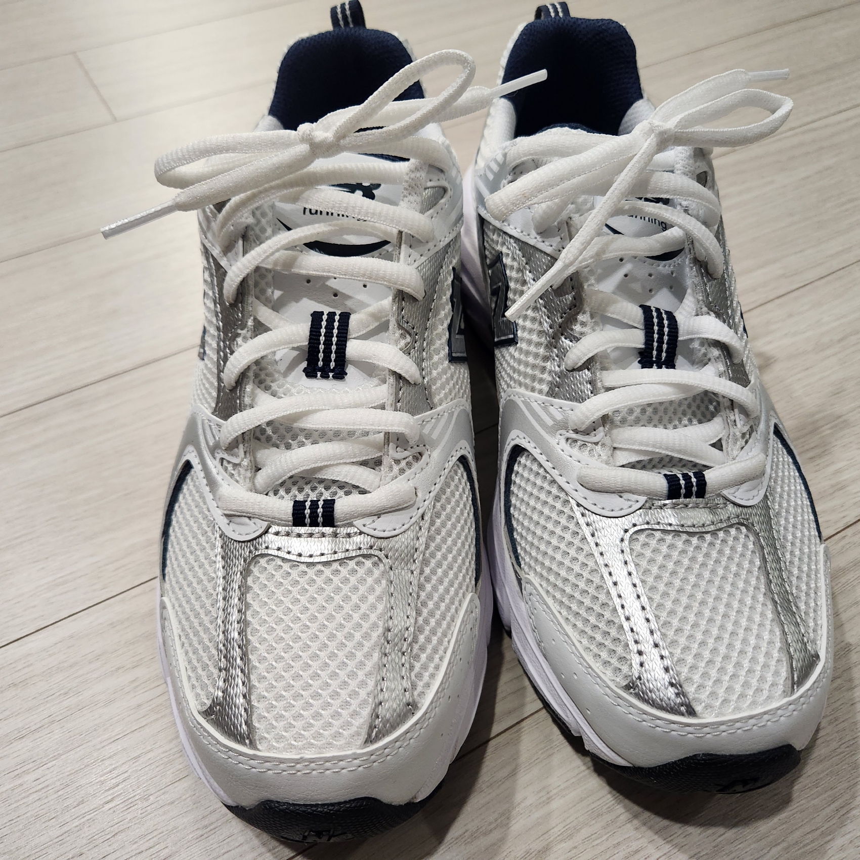 New Balance 530 White 착용 스타일 - 3