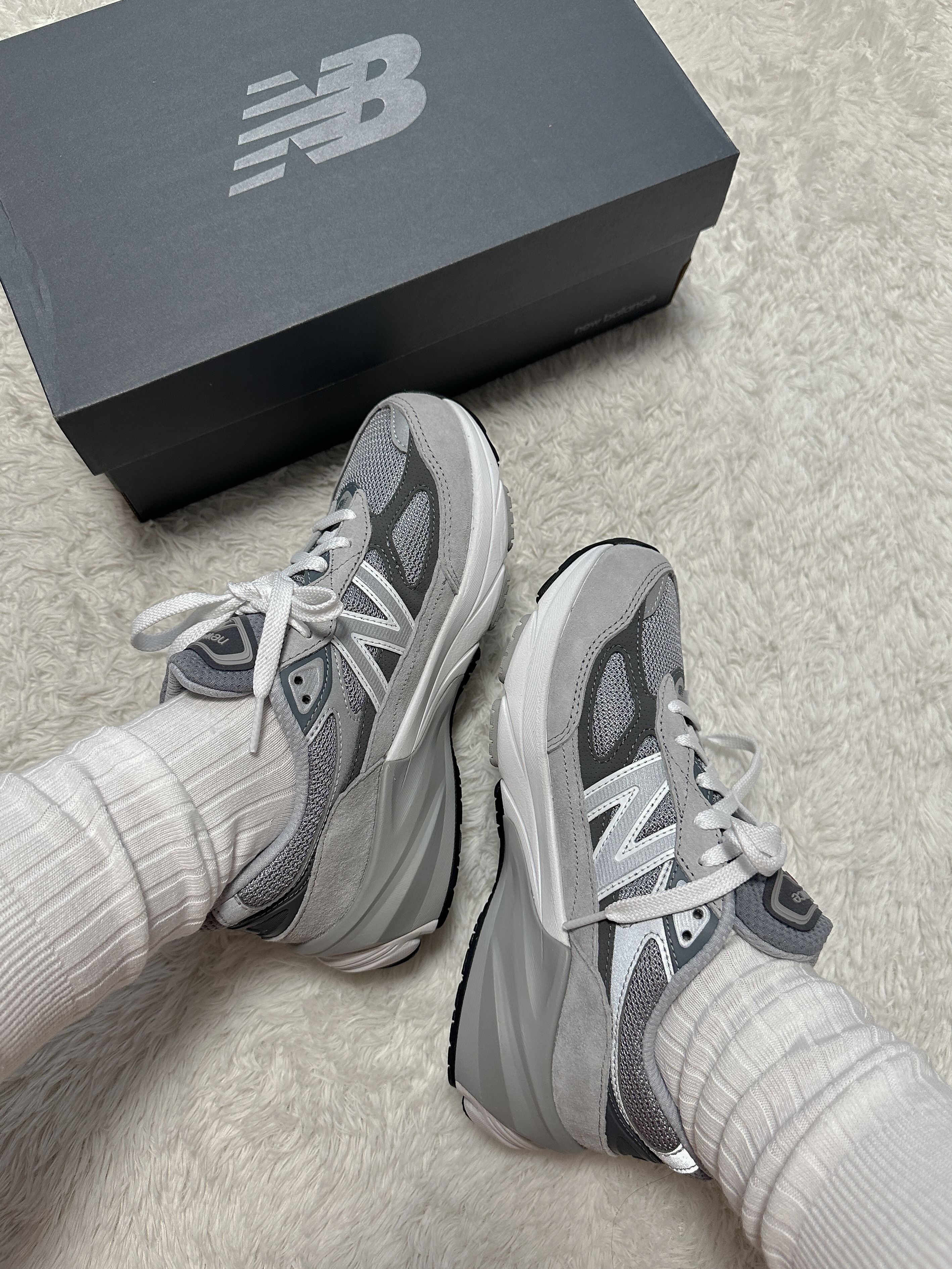 (GS) New Balance 990v6 Gray - M Medium 착용 스타일 - 2