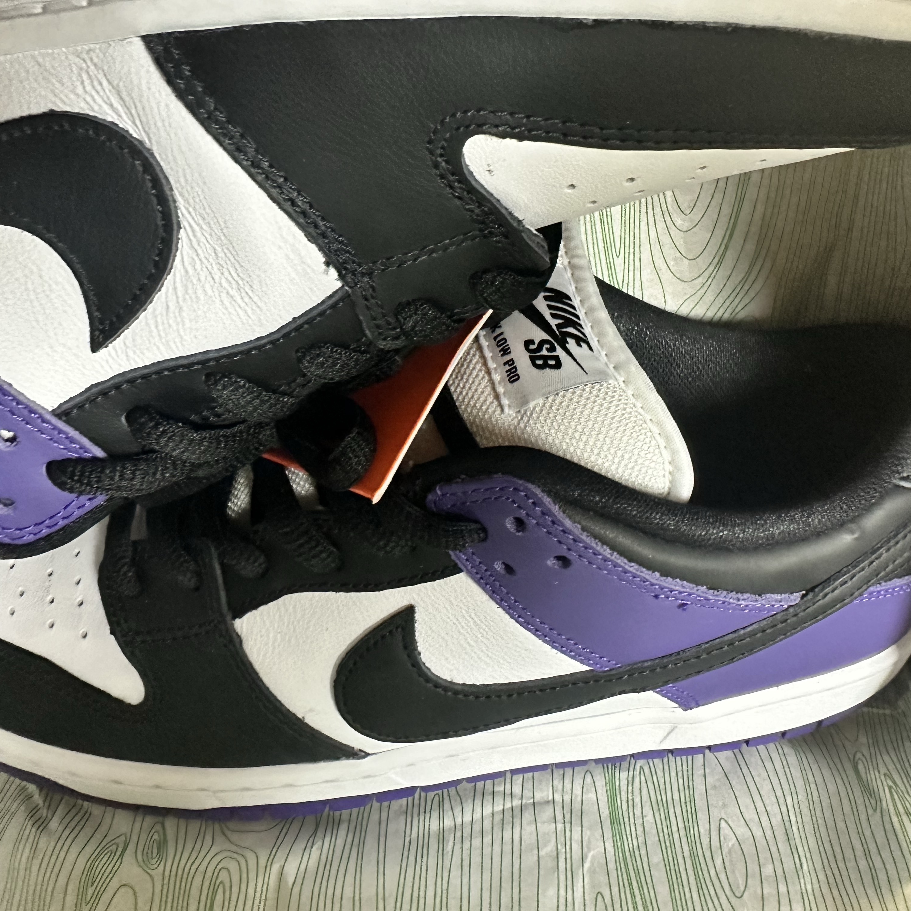 Nike SB Dunk Low Pro Court Purple 착용 스타일 - 3