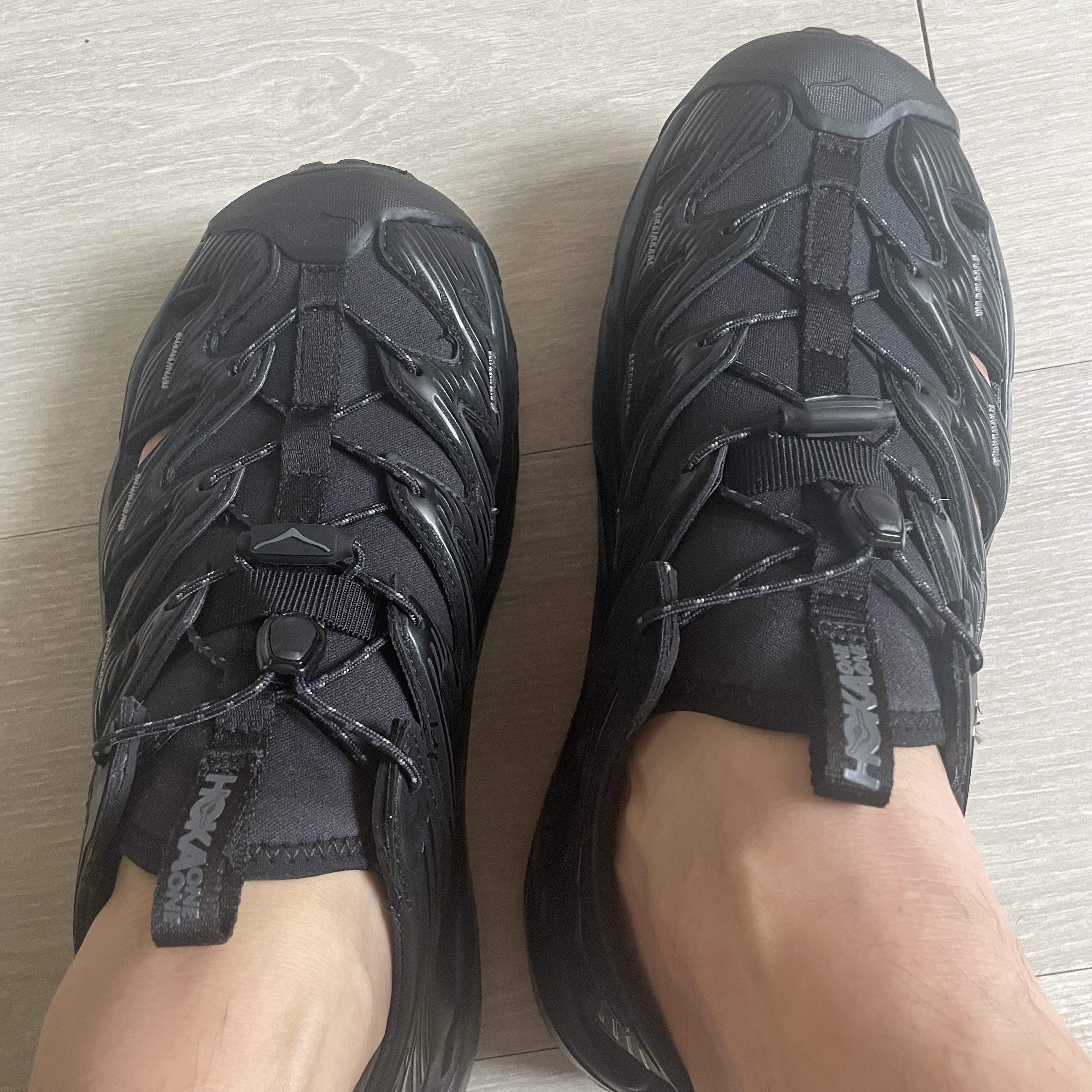 Hoka Hopara Black 착용 스타일 - 1