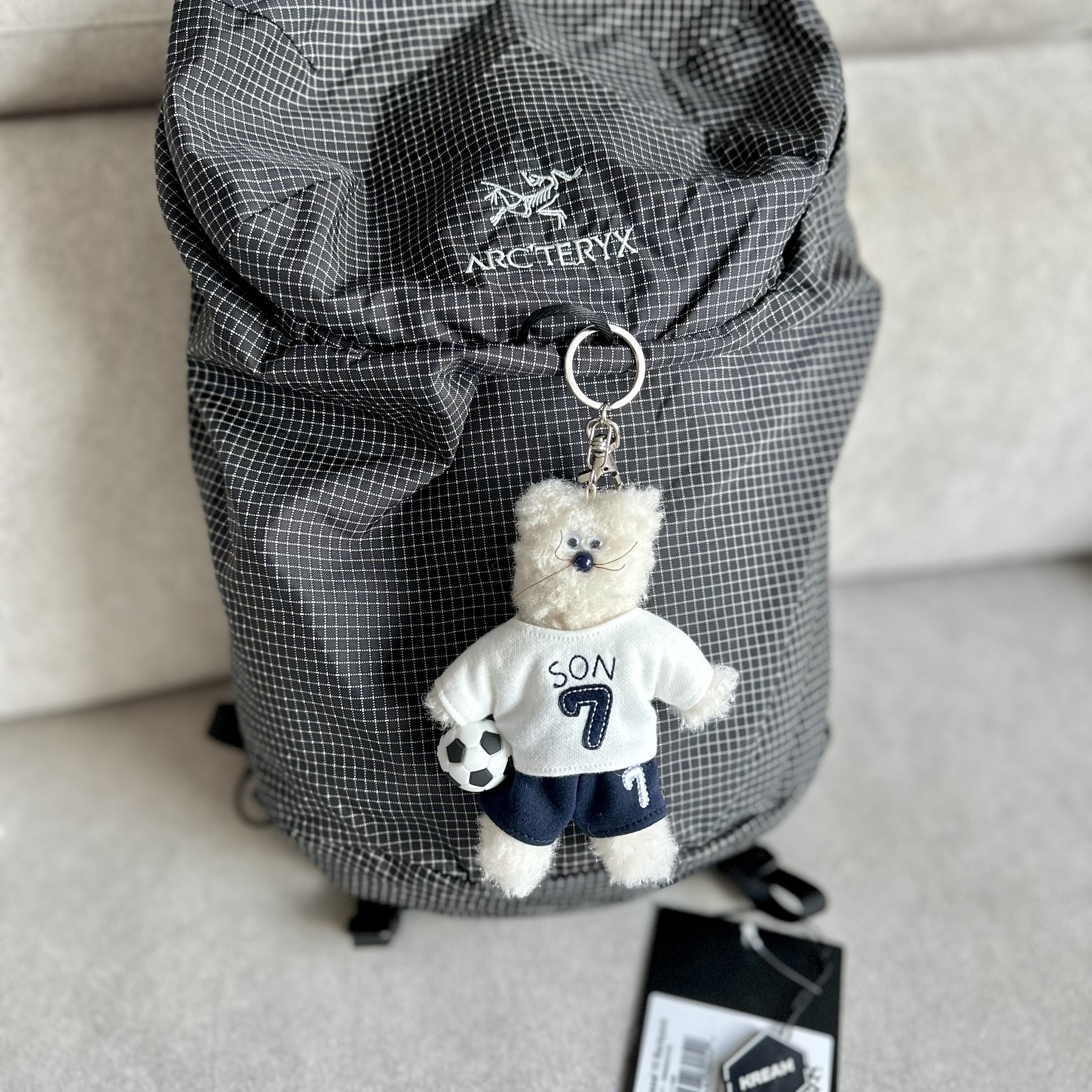 [예약 배송] NOS7 x Monamhee SON.hee Cream, Chanel Small Gabrielle Backpack Aged Calfskin & Gold Silver Black 착용 스타일 - 5