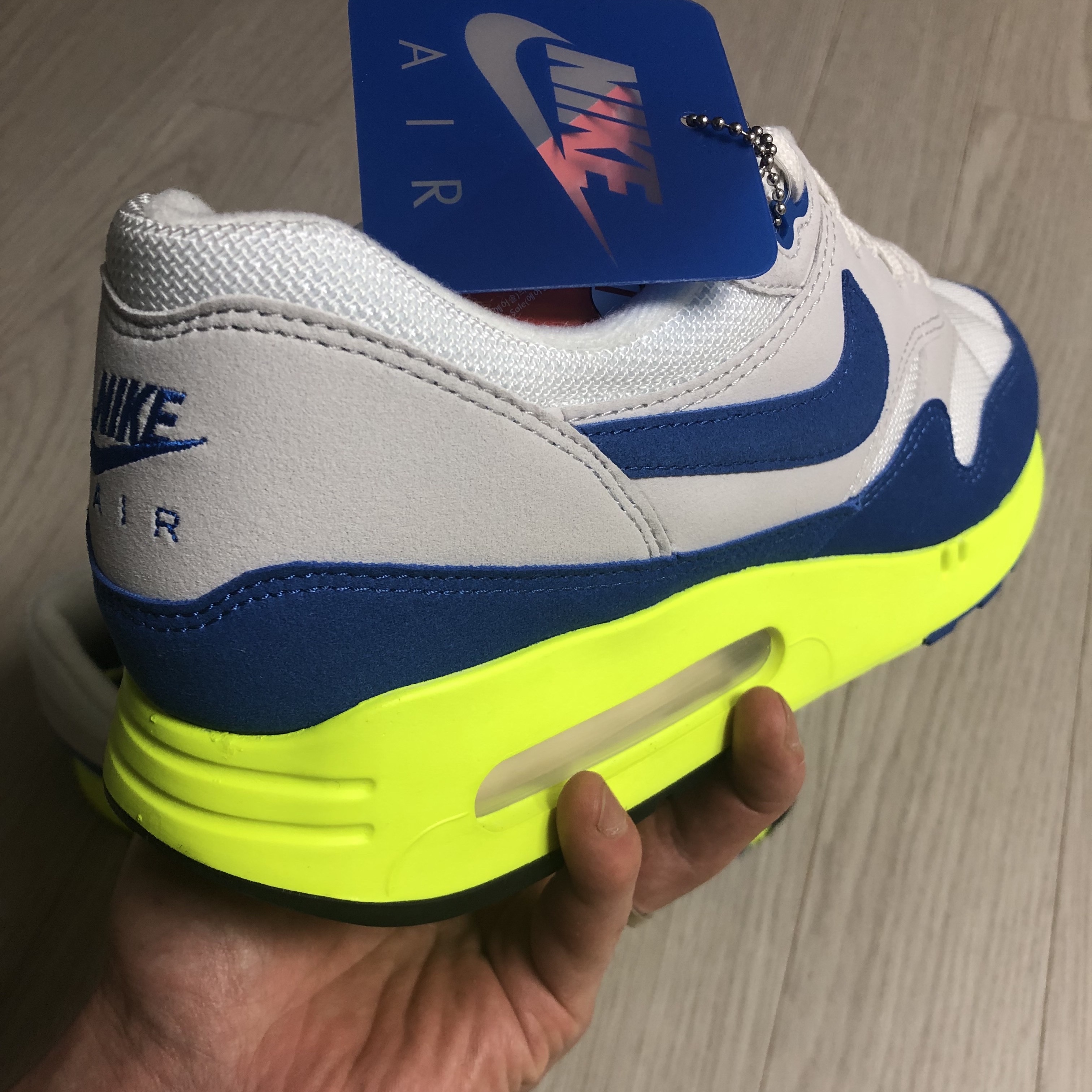 Nike Air Max 1 '86 OG Royal Volt 착용 스타일 - 3