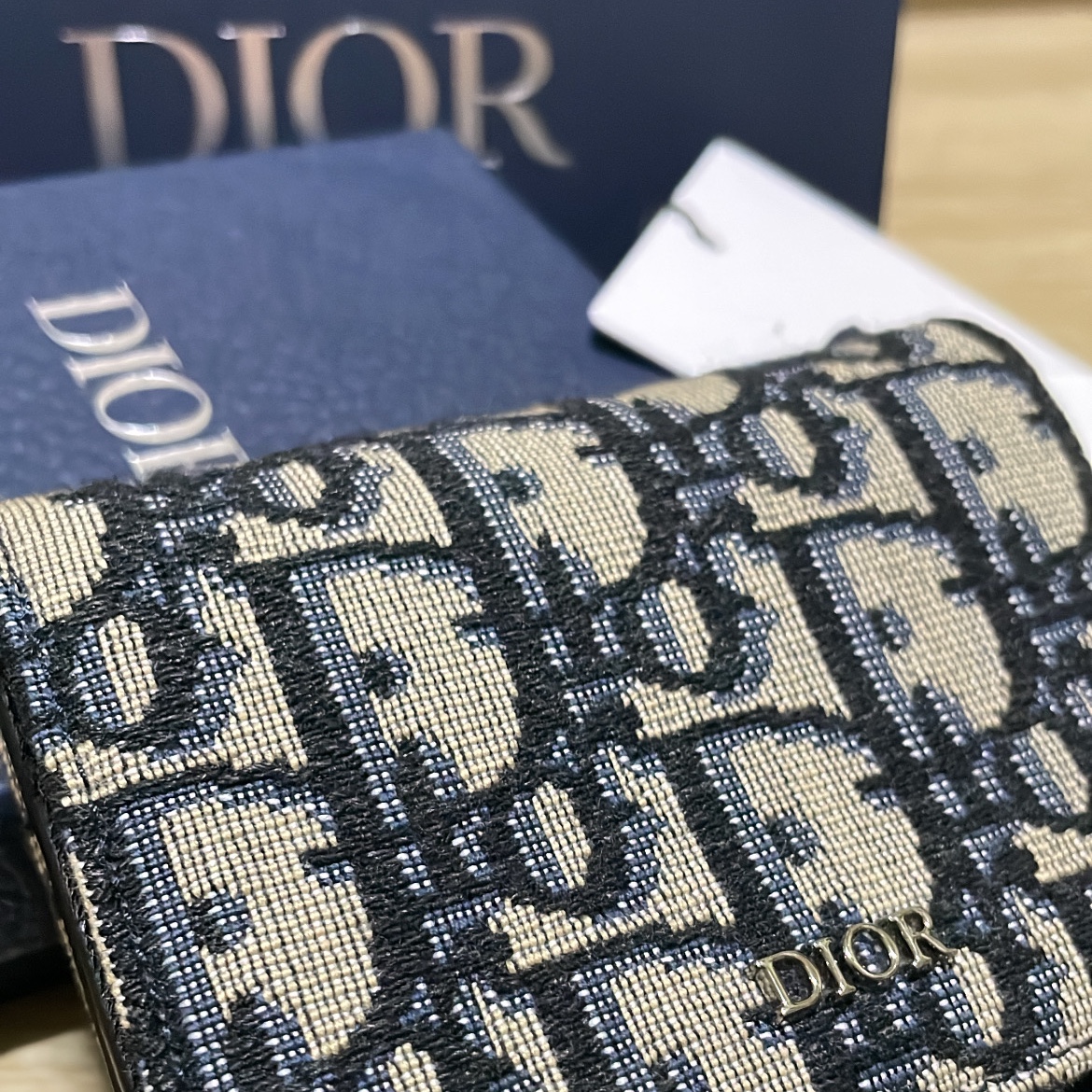 Dior Business Card Holder Beige & Black Dior Oblique Jacquard 착용 스타일 - 1