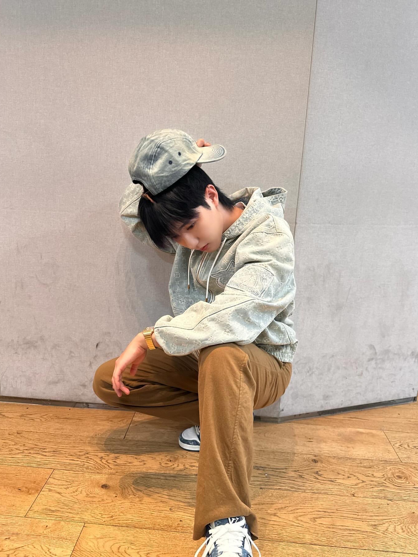 Supreme Washed Chino Twill Camp Cap Denim - 23FW, Louis Vuitton LV Trainer Sneakers Monogram Denim Blue 착용 스타일 - 6