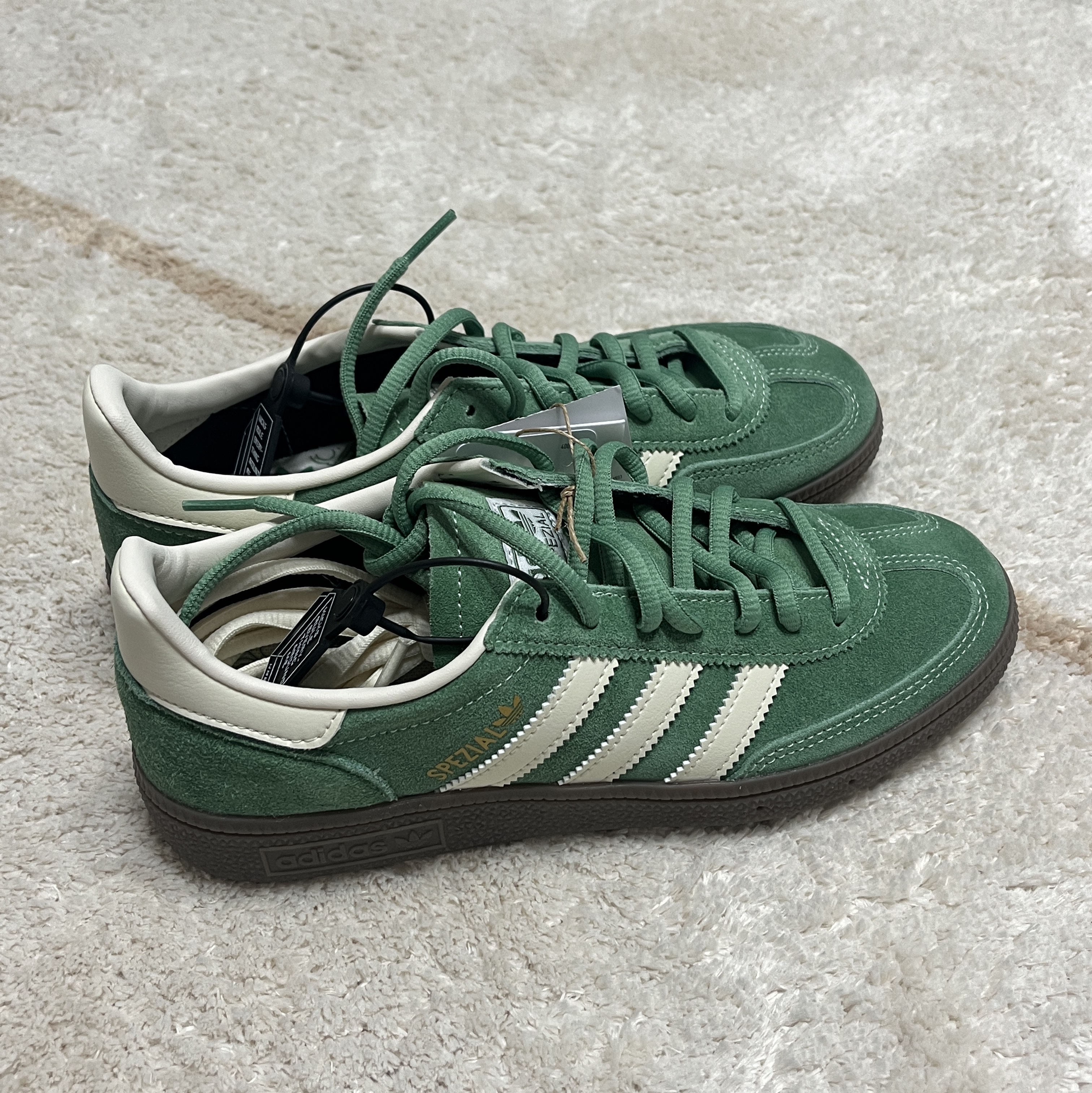 Adidas Spezial Handball Preloved Green Cream White 착용 스타일 - 3