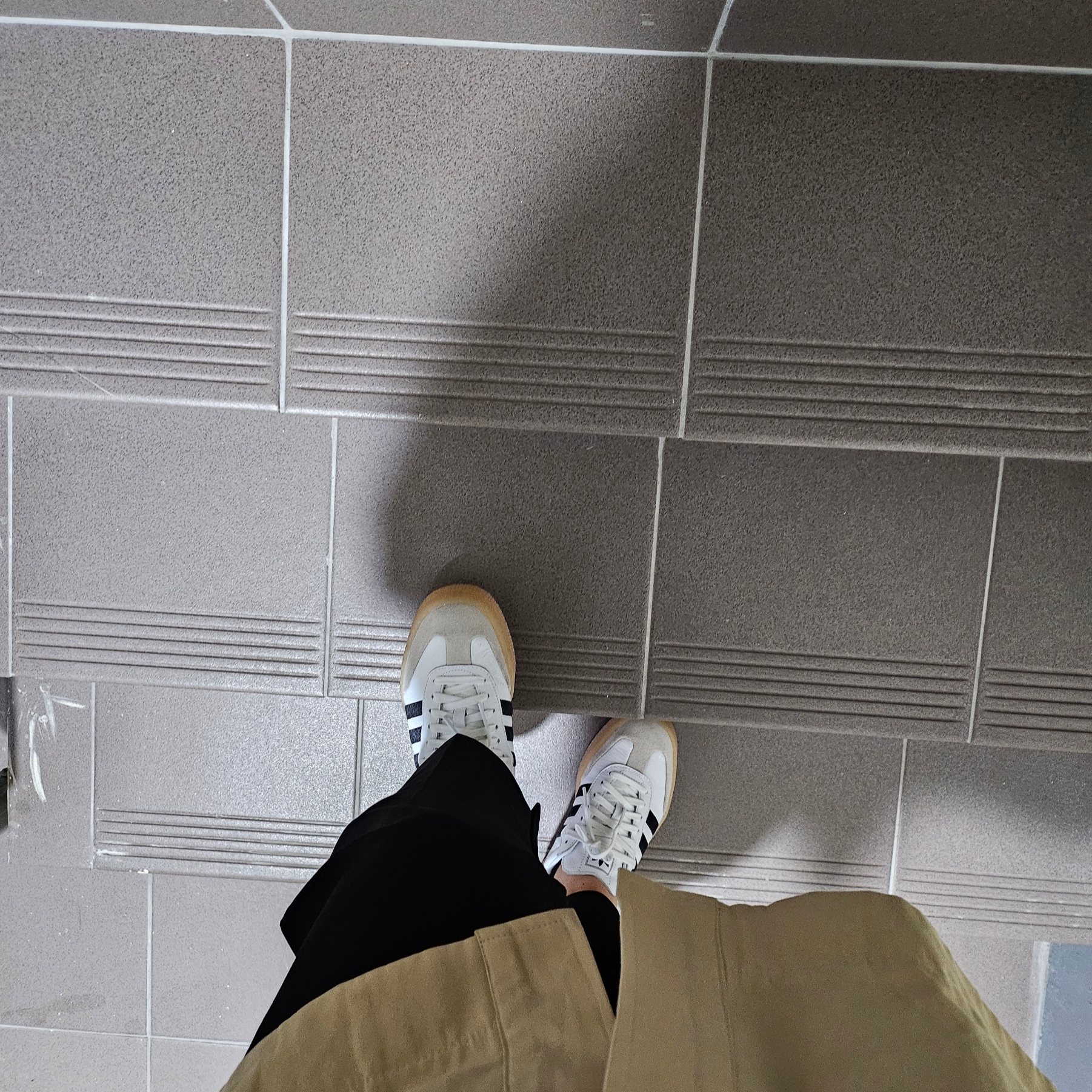 (W) Adidas Sambae White Black 착용 스타일