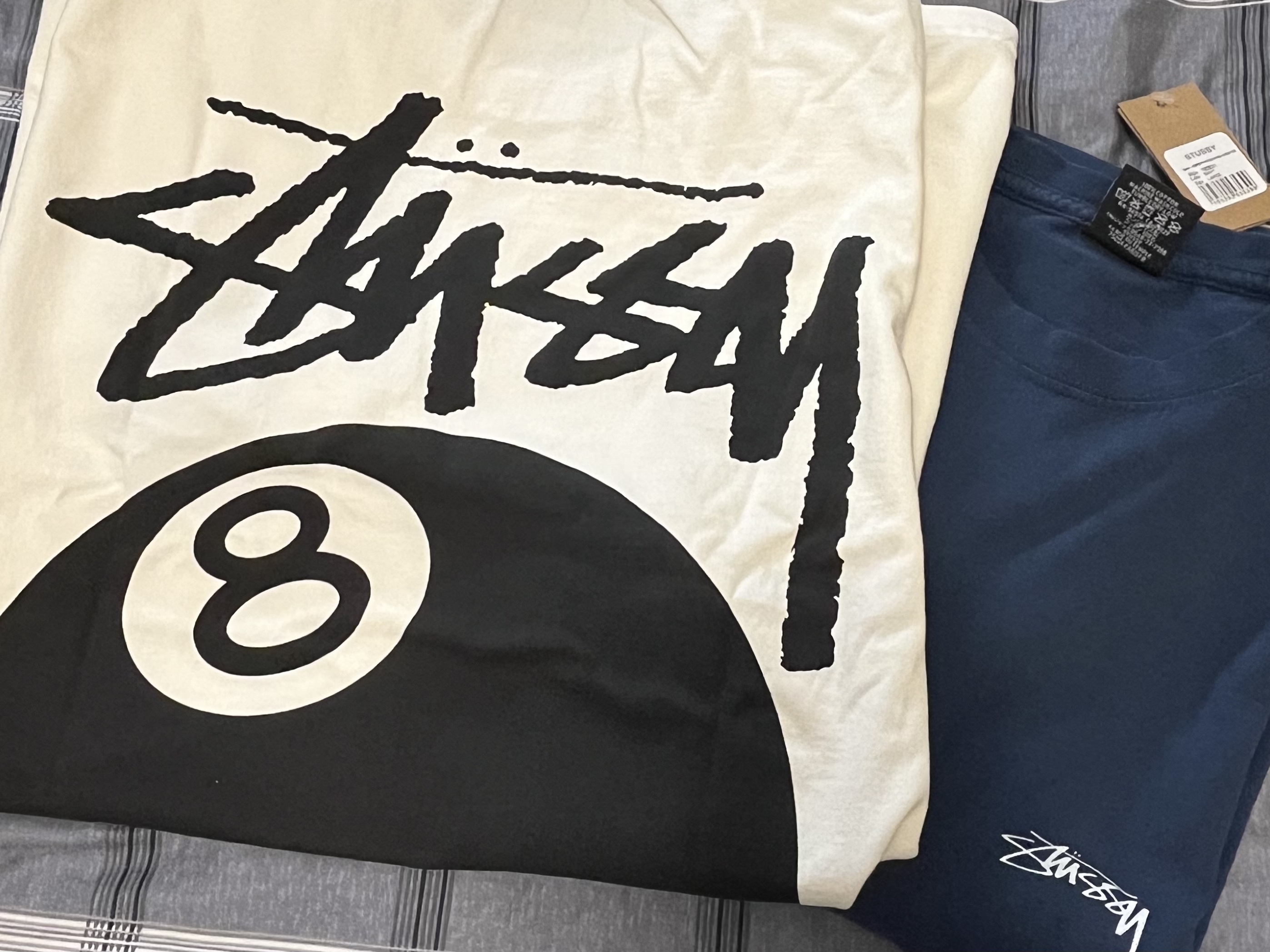 Stussy 8 Ball Pigment Dyed T-Shirt Natural 착용 스타일 - 3