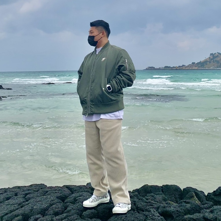 Dior x Shawn B23 High Dior Oblique Canvas Bee Embroidery Patch, Nike NSW Punk Bomber Jacket - Asia 착용 스타일
