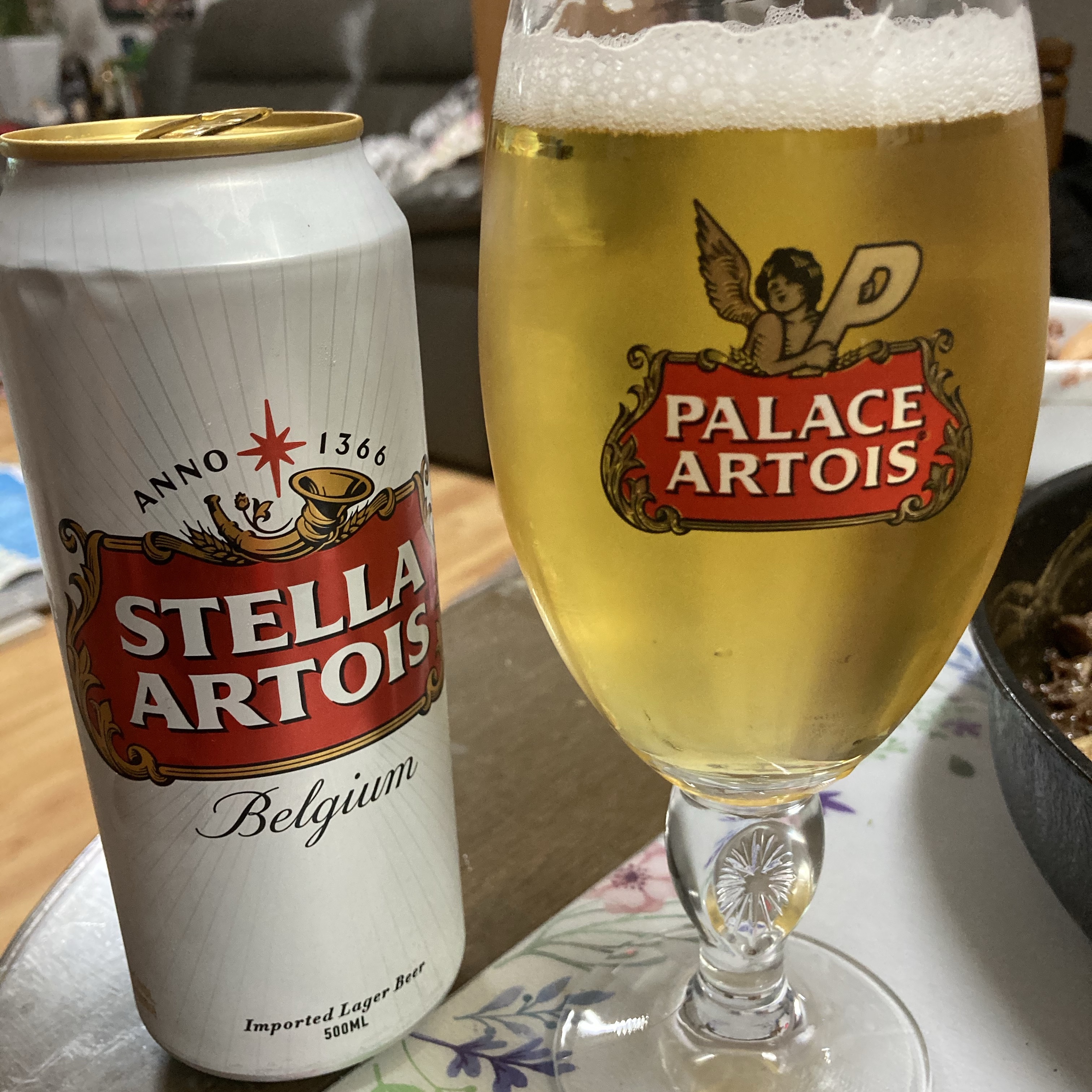 Palace x Stella Artois Pint Chalice Clear - 21FW 착용 스타일