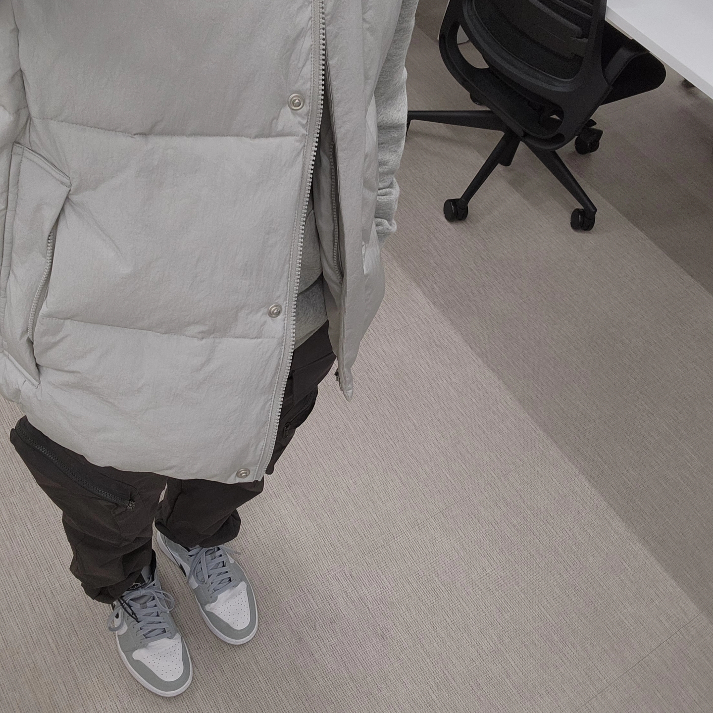 Jordan 1 Mid Light Smoke Grey 착용 스타일