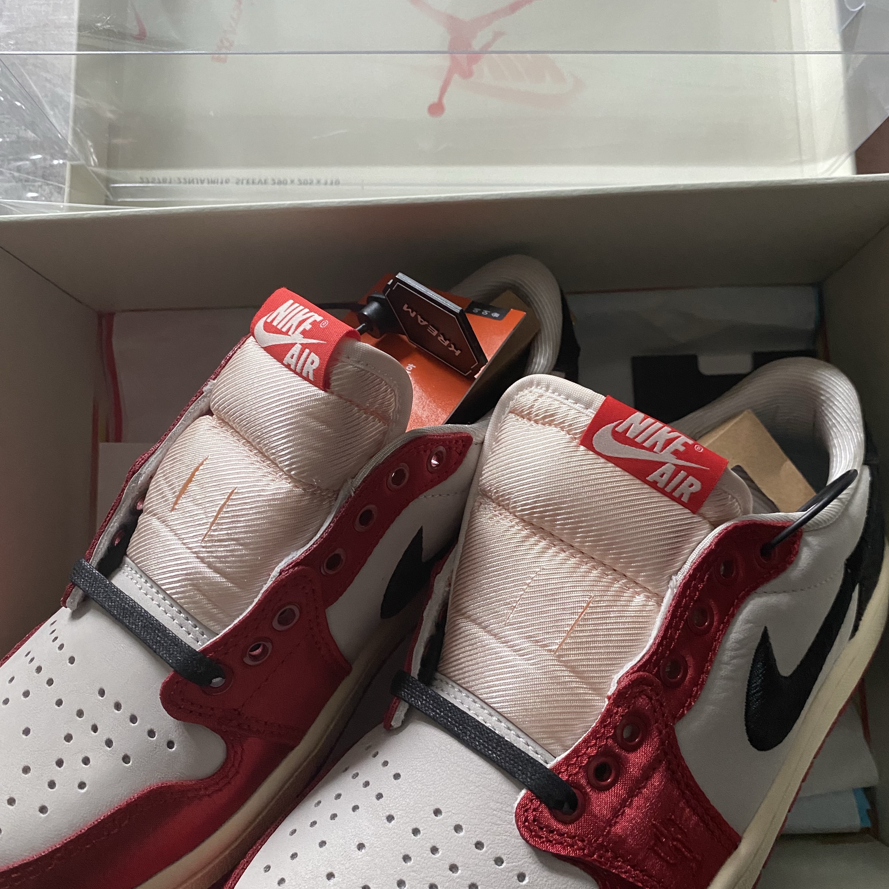 Jordan 1 x Trophy Room Retro Low OG SP Sail Varsity Red 착용 스타일