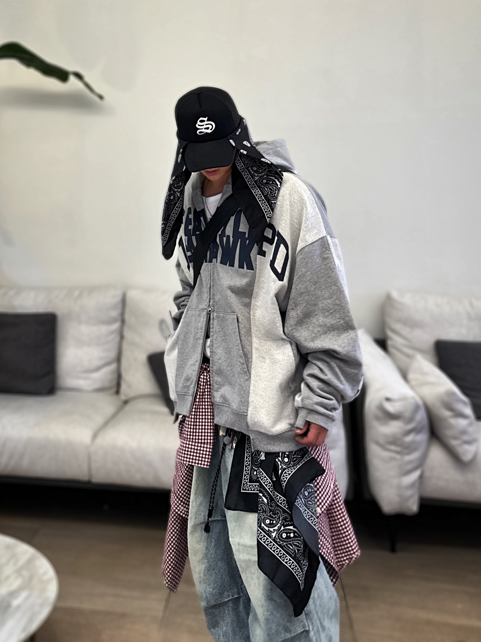 Balenciaga 10XL Sneakers White Black Grey 착용 스타일 - 9