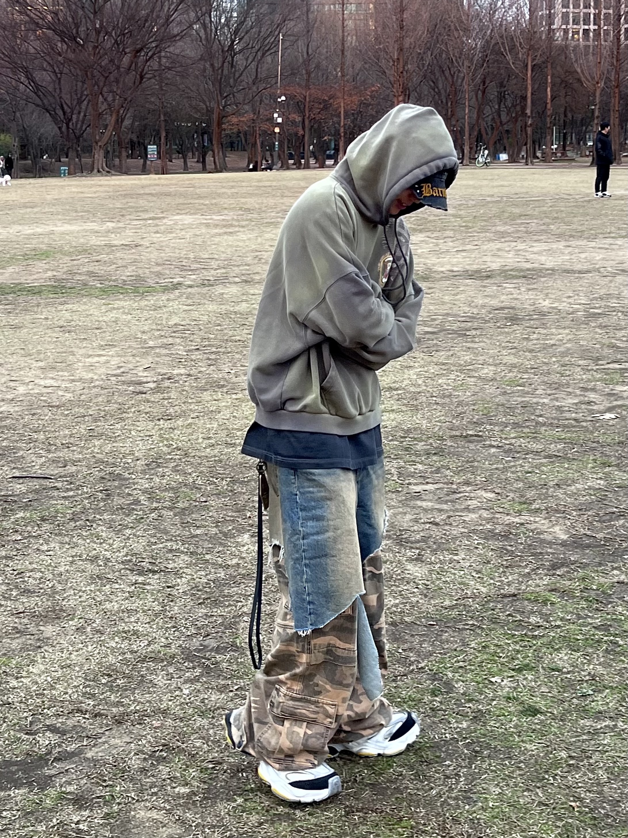 Project G/R Layered Cargo Denim Pants Blue Camo 착용 스타일 - 2
