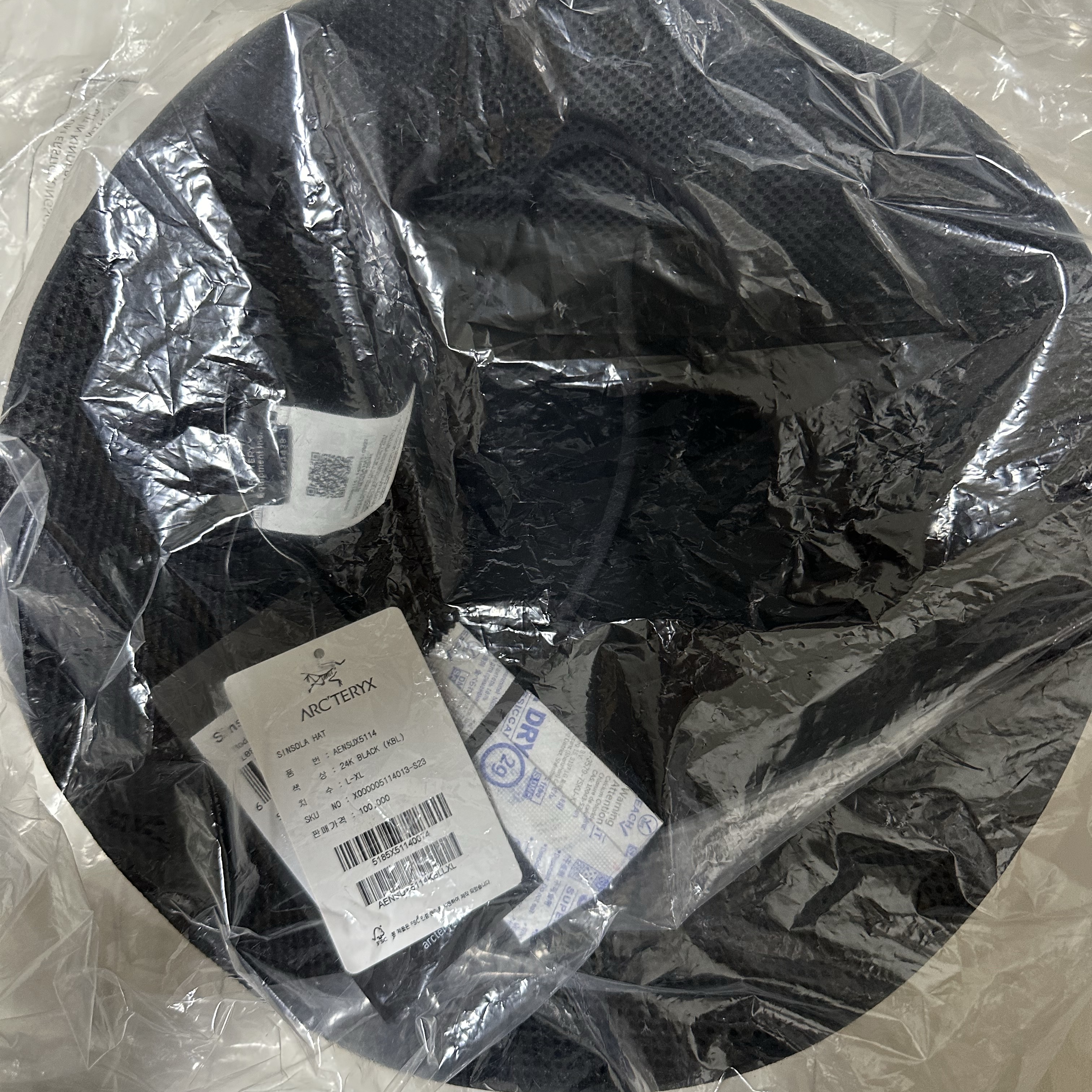 Arc'teryx Sinsola Hat 24K Black 착용 스타일