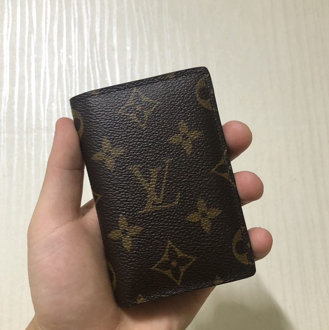 Louis Vuitton Pocket Organizer Monogram 착용 스타일 - 1