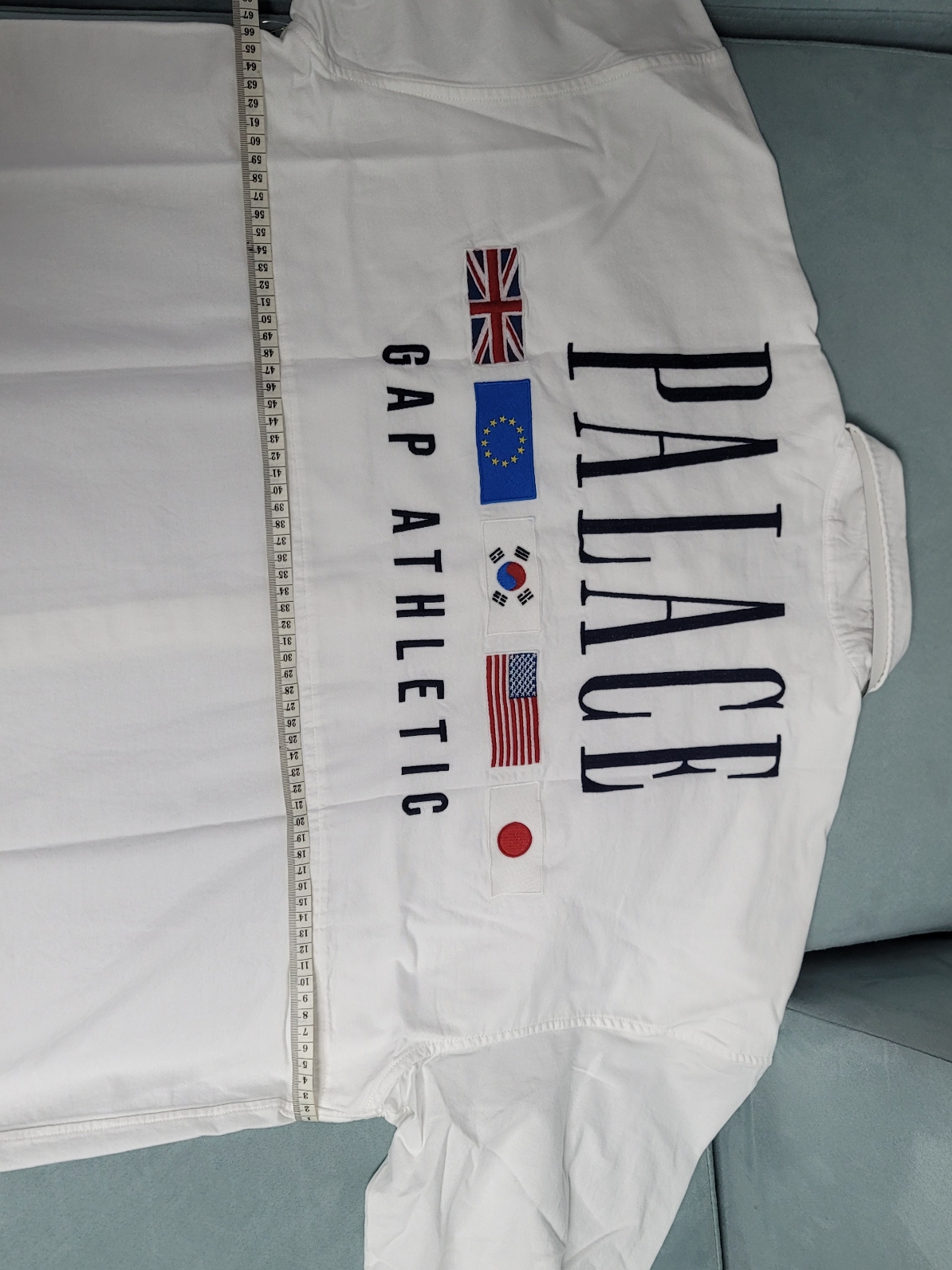 Palace x Gap Oxford Drop Shoulder White - 24SS 착용 스타일 - 2