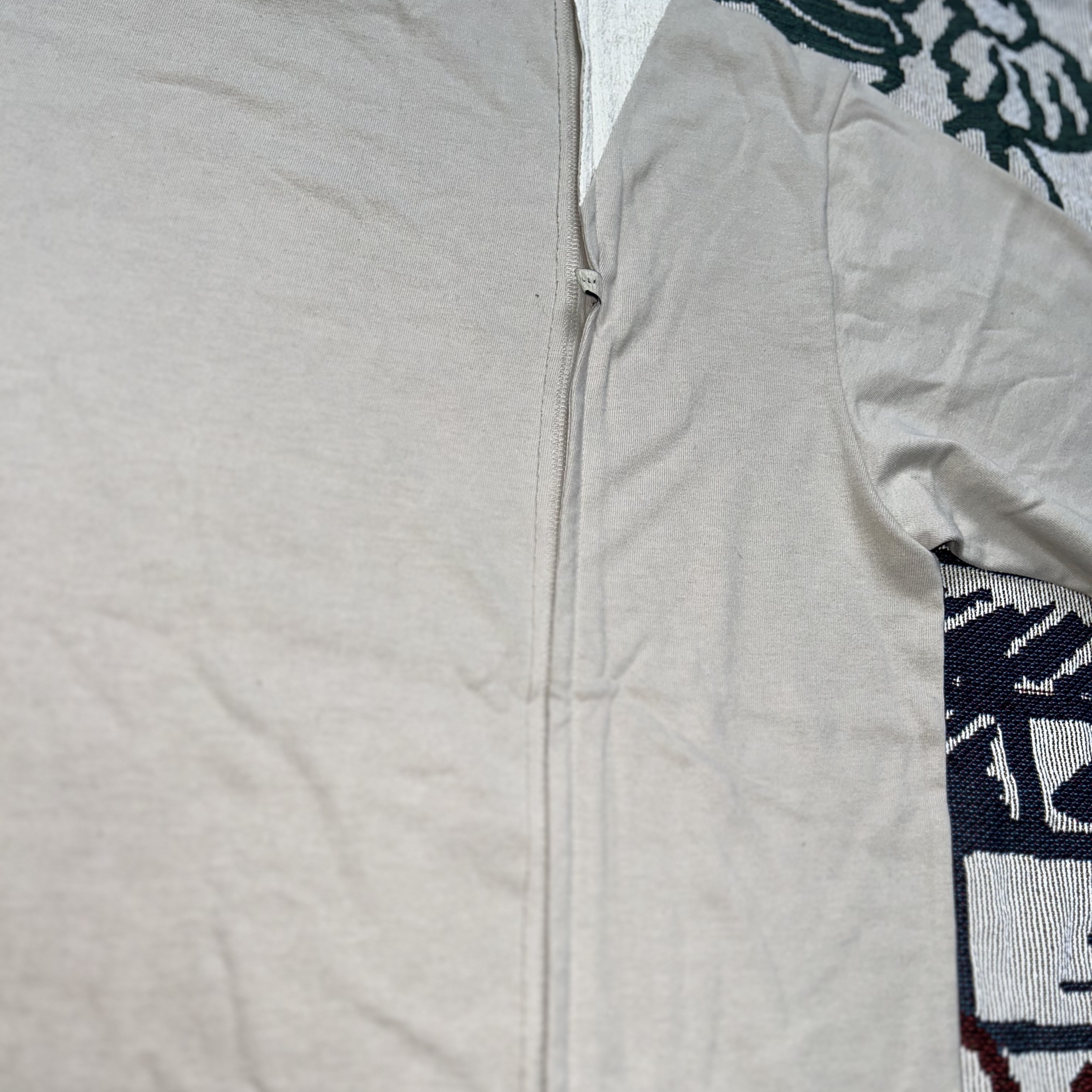 Xlim Ep.4 01 T-Shirt Beige 착용 스타일 - 6