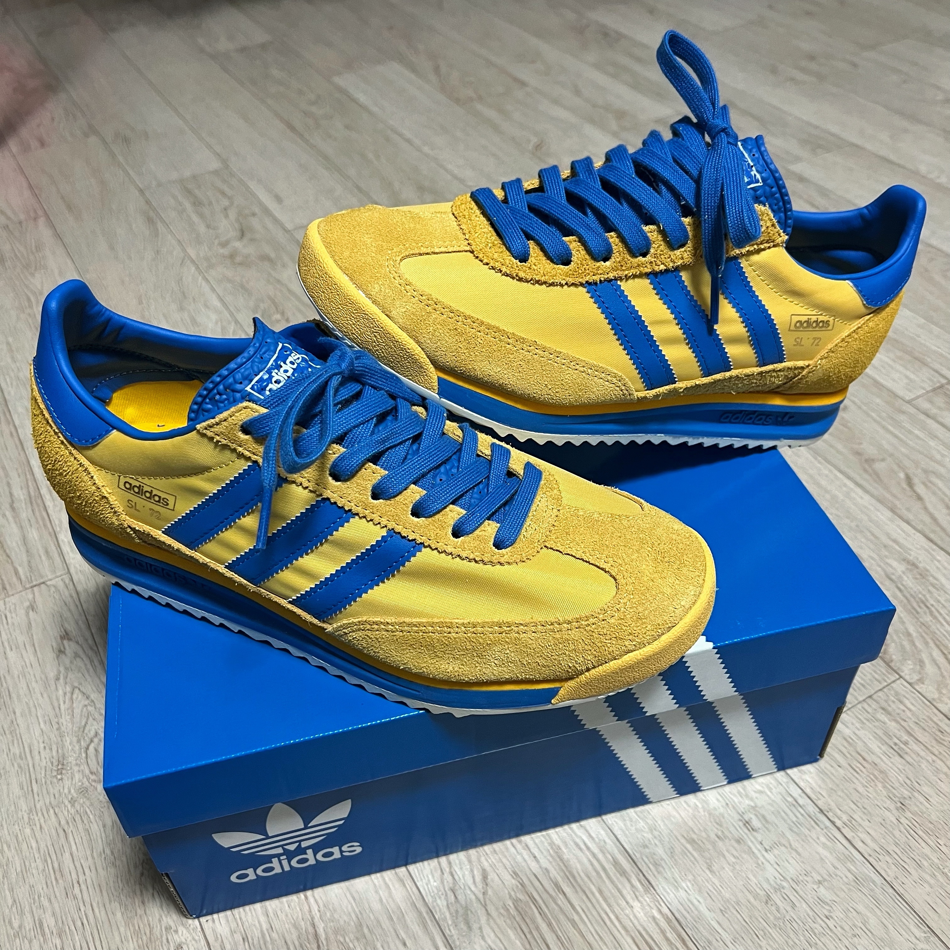 Adidas SL 72 RS Utility Yellow Bright Royal 착용 스타일