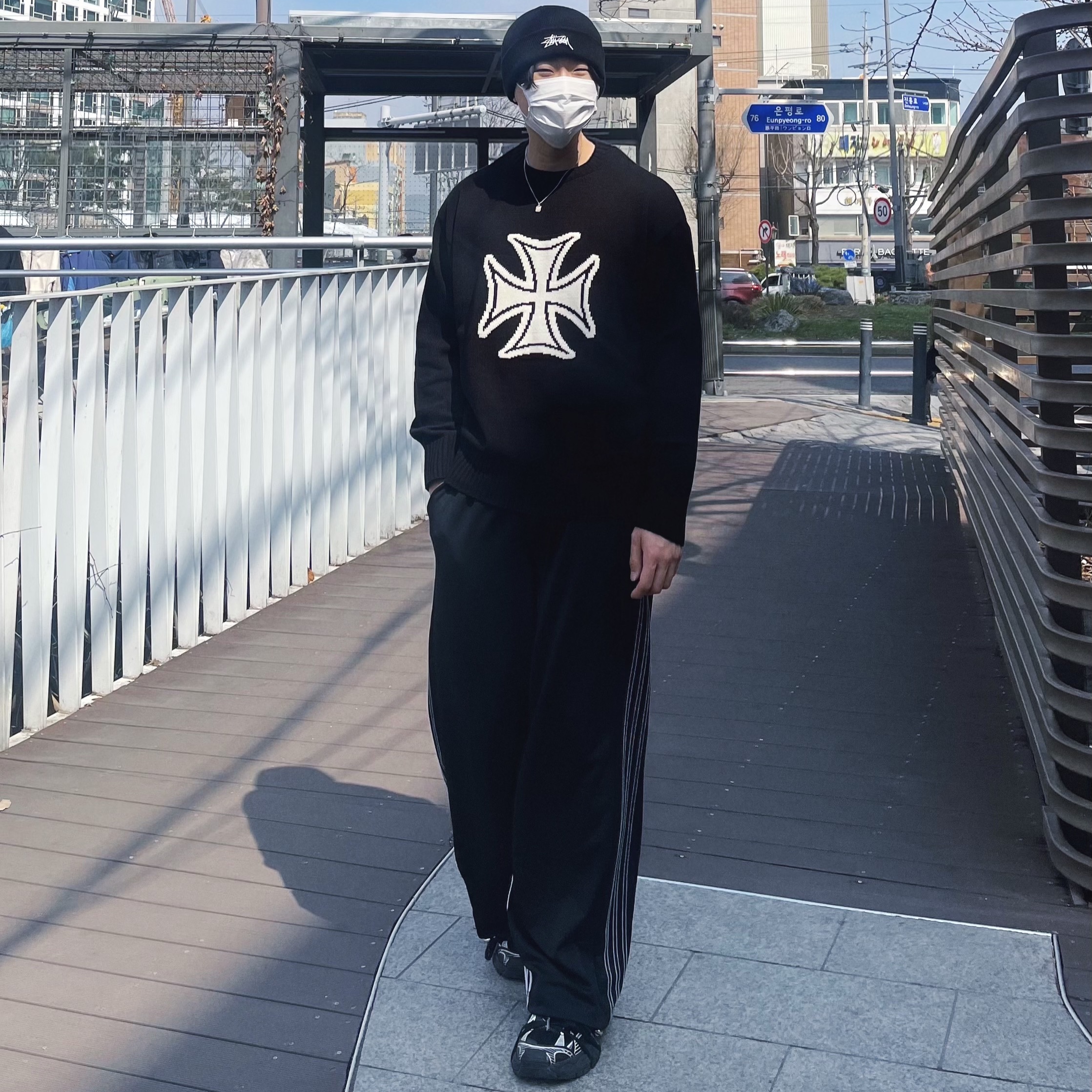 Balenciaga 3XL Sneakers Black White, Stussy Basic Cuff Beanie Black 착용 스타일