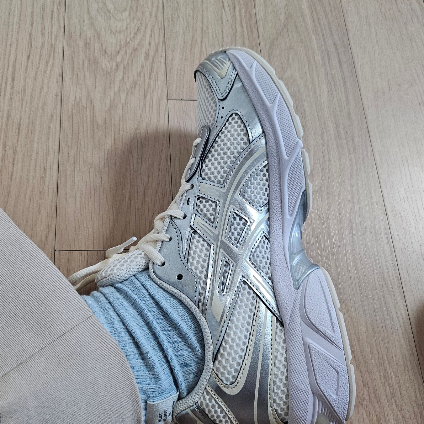 (W) Asics Gel-1130 Cream Pure Silver 착용 스타일 - 1