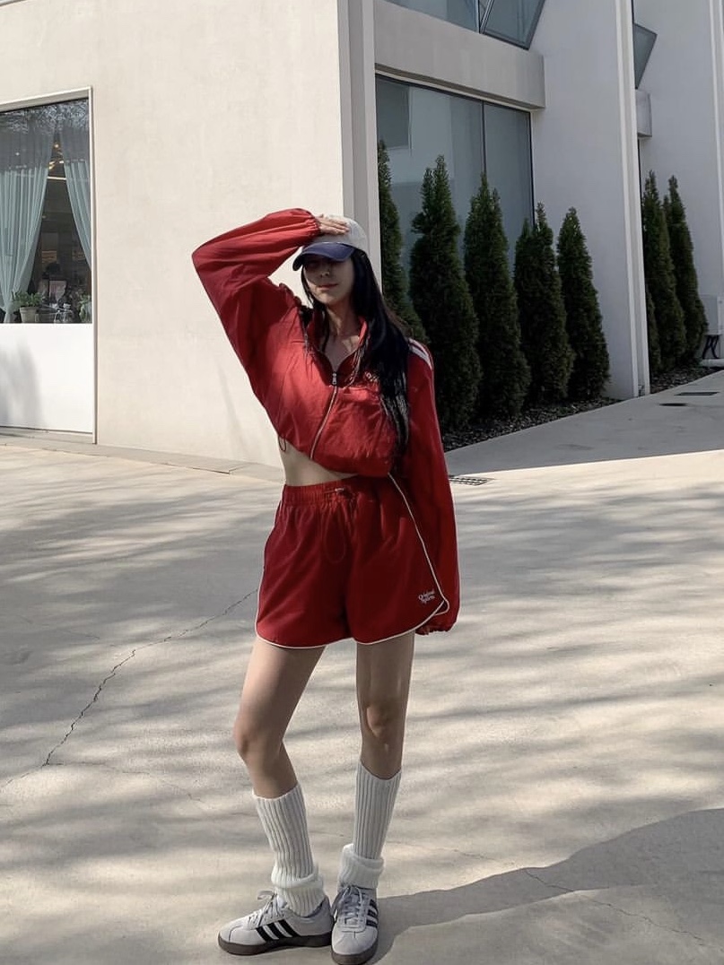PRO-SPECS Women Vintage Running Shorts Red, PRO-SPECS Women Vintage Running Jacket Red 착용 스타일