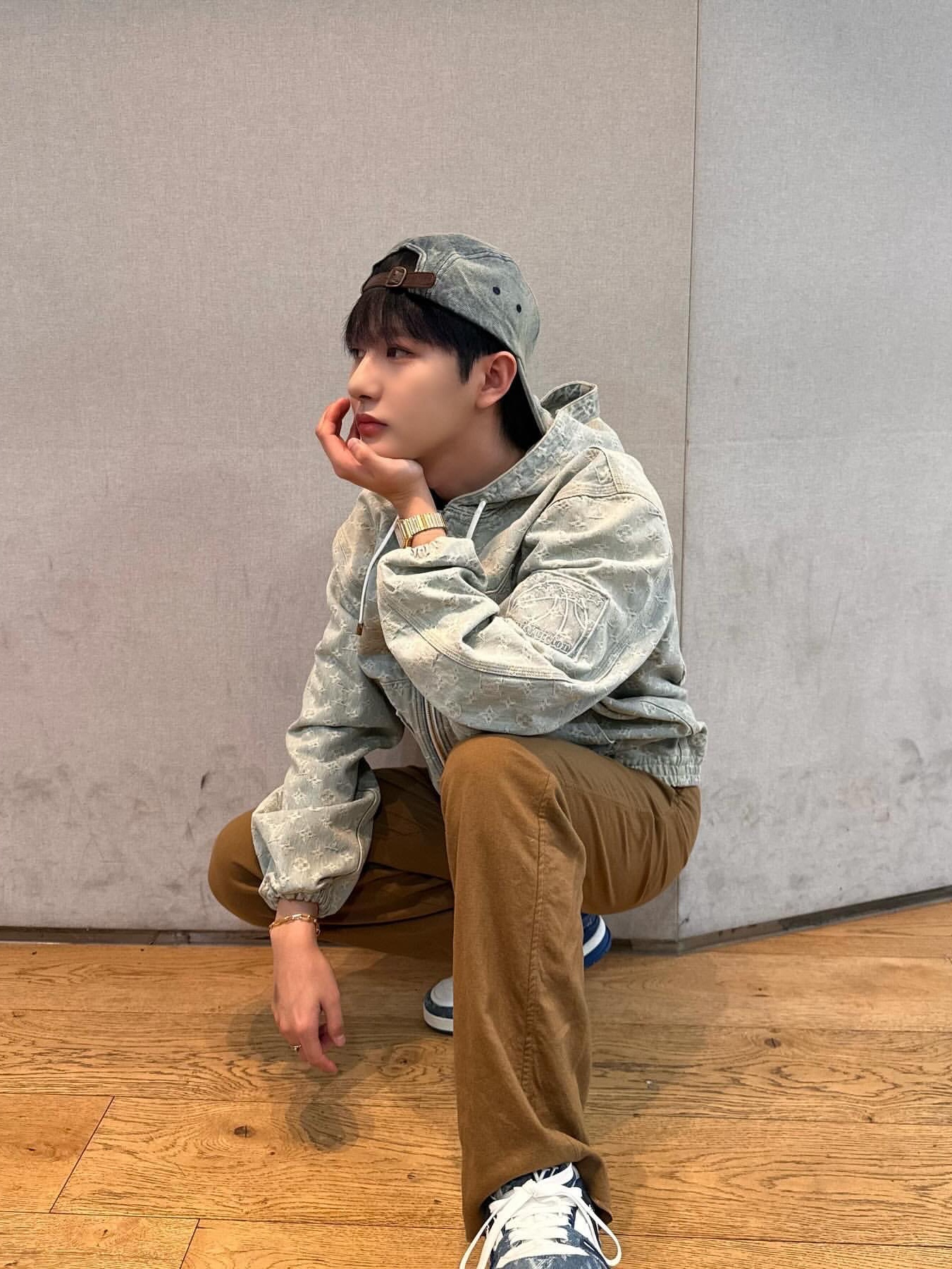 Supreme Washed Chino Twill Camp Cap Denim - 23FW, Louis Vuitton LV Trainer Sneakers Monogram Denim Blue 착용 스타일 - 4