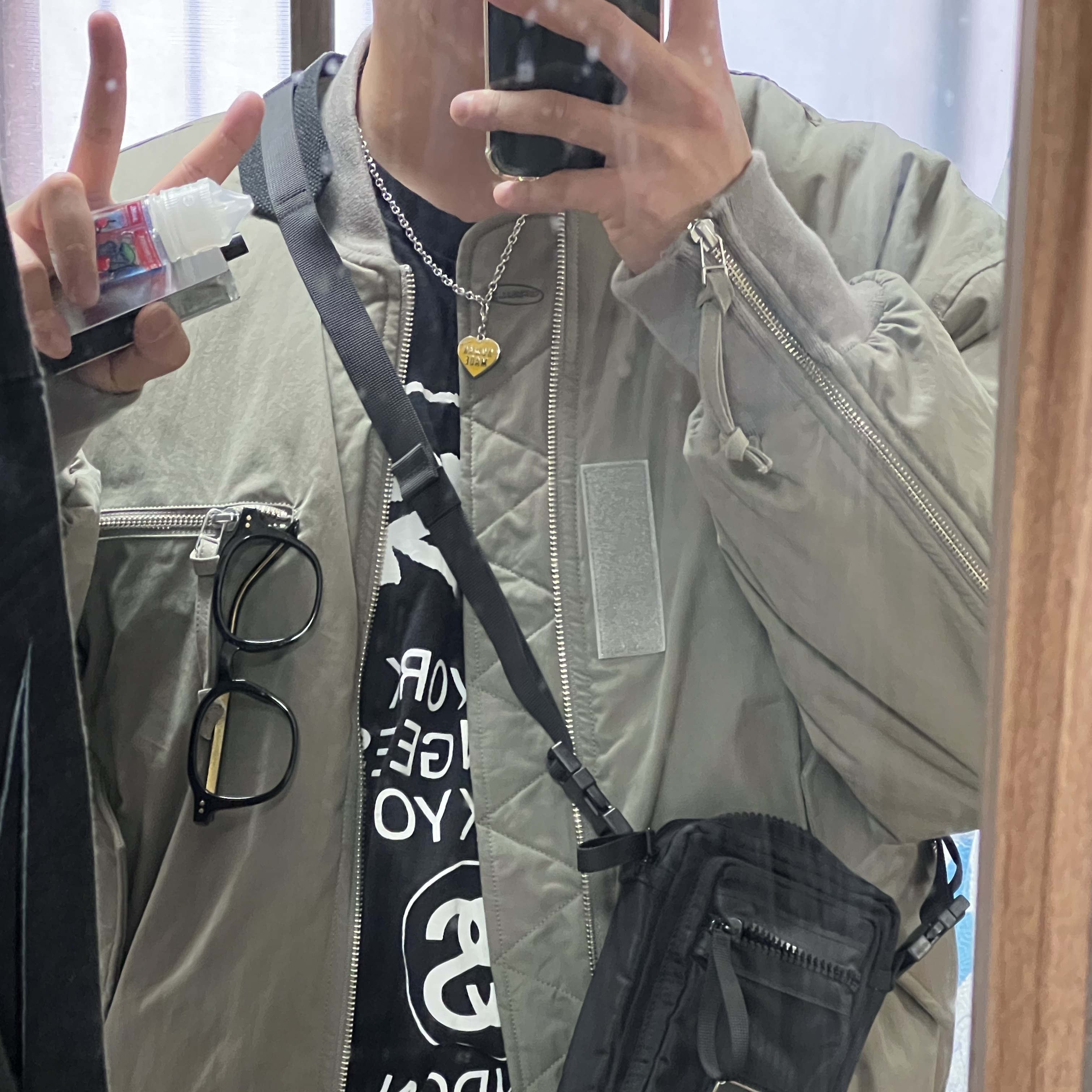 Stussy World Tour LS T-Shirt Black, Grailz Multi Zipper Bomber Jacket Taupe 착용 스타일 - 2