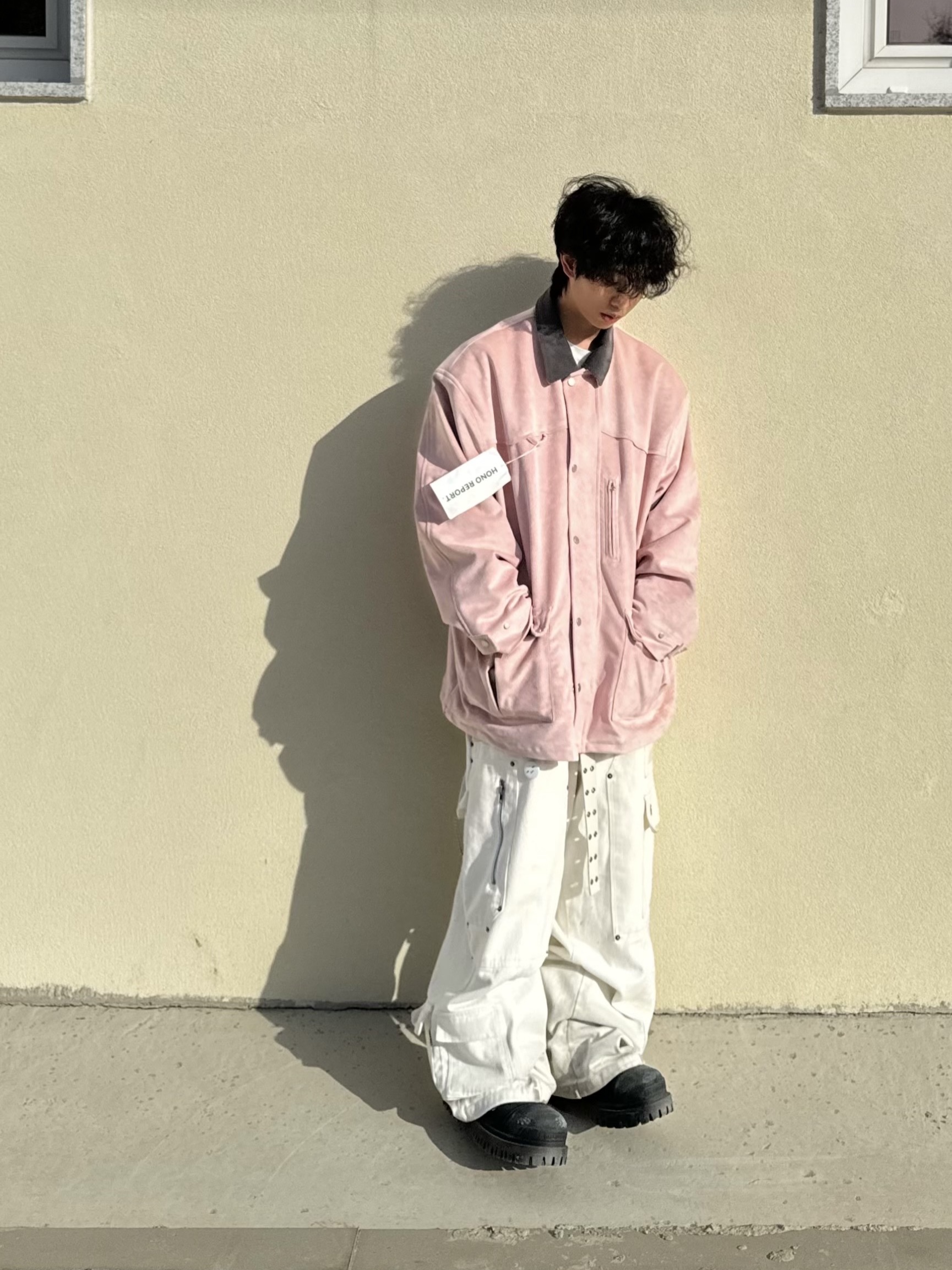 Nos Couleurs x Koin x Llud Rivet Carpenter Pants White, Balenciaga Combat Strike 20mm Boots Black 착용 스타일 - 2