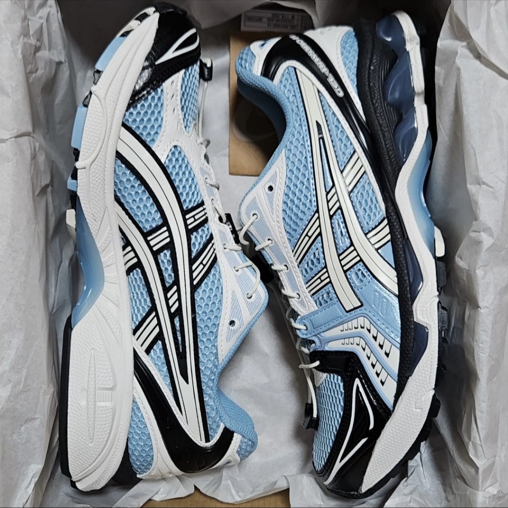 Asics Unlimited Gel-Kayano 14 Mist Cream 착용 스타일