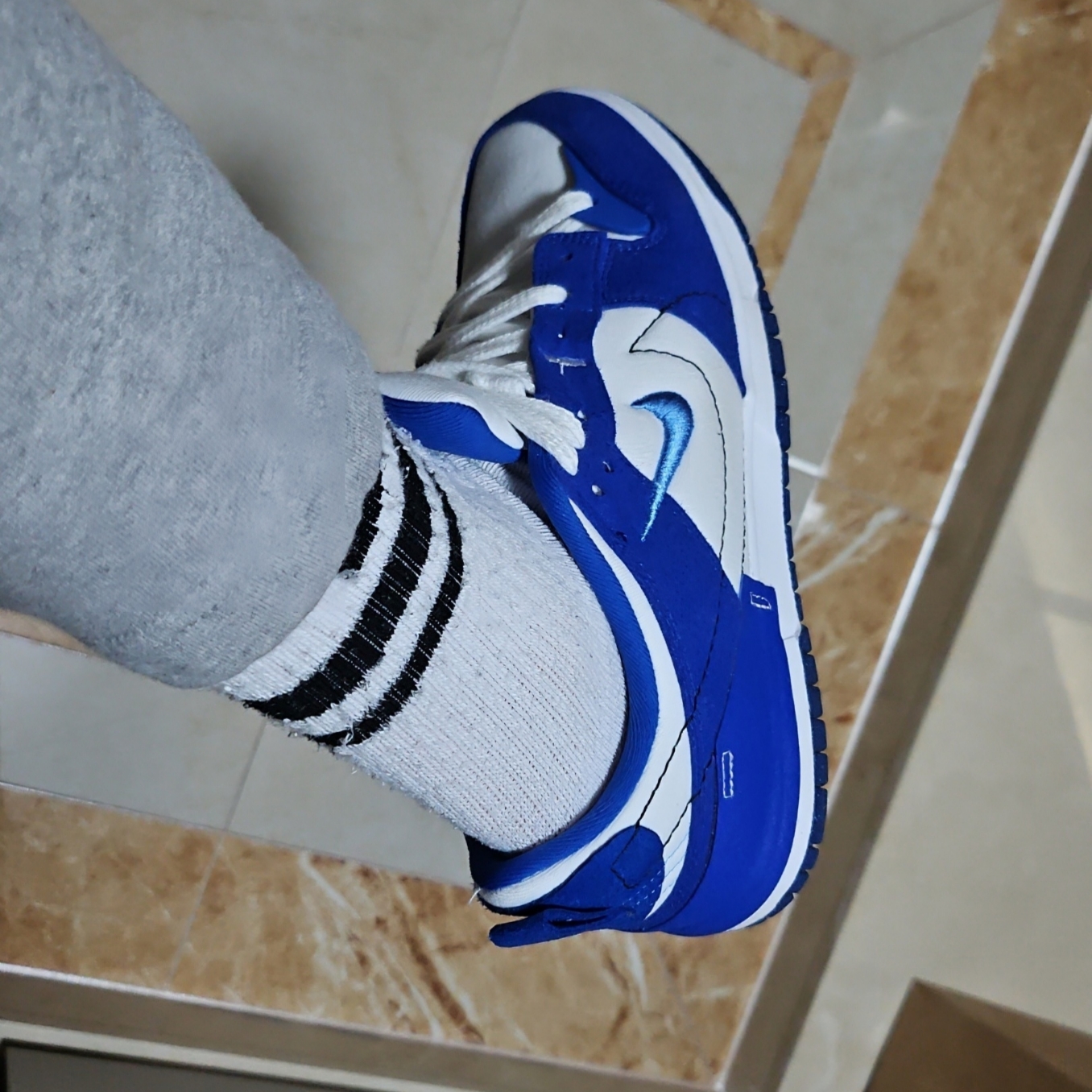 (W) Nike Dunk Low Disrupt 2 White and University Blue, Zara x Ader Error Patchwork Oversize Knit Sweater Multicolor 착용 스타일 - 2