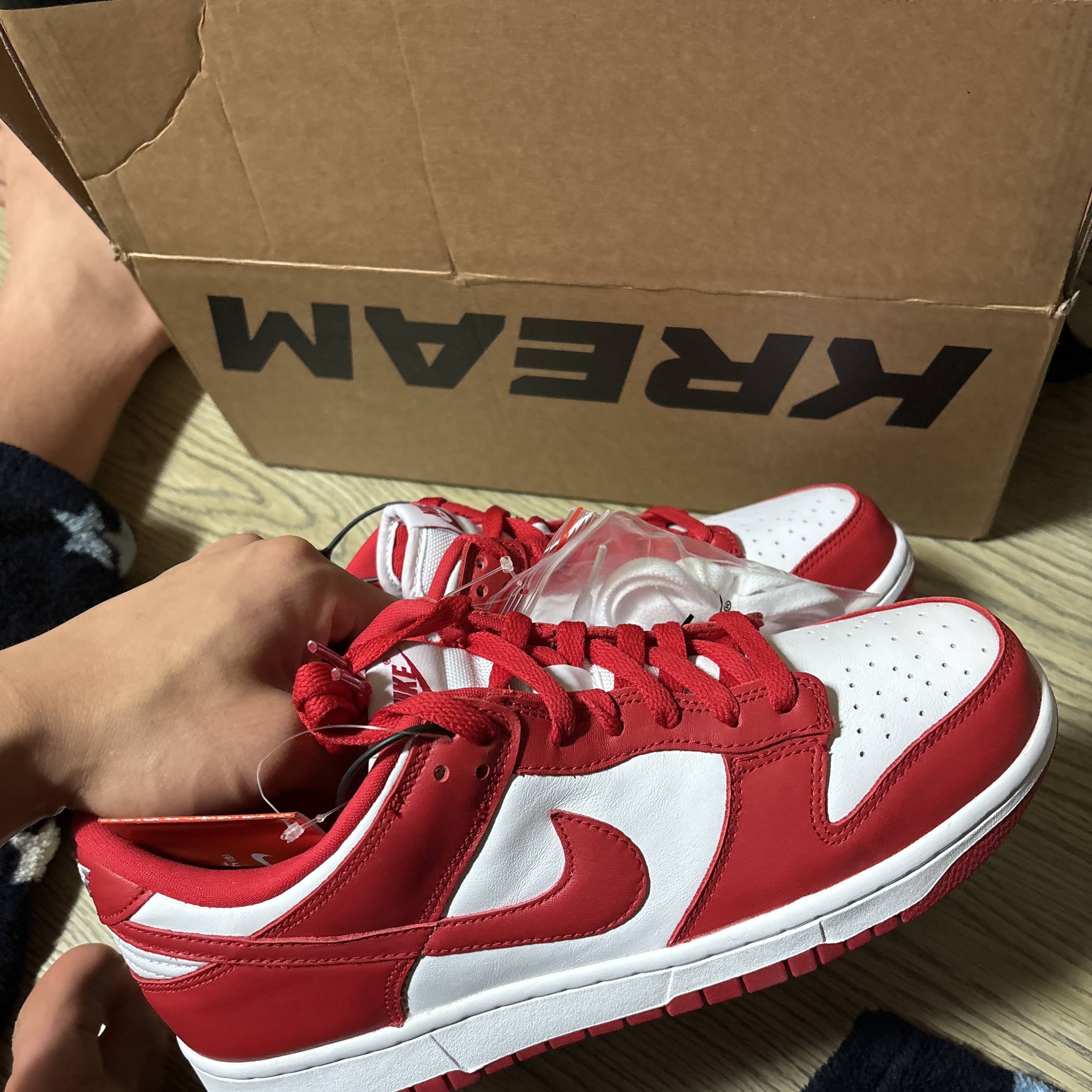 Nike Dunk Low SP White and University Red 2023 착용 스타일