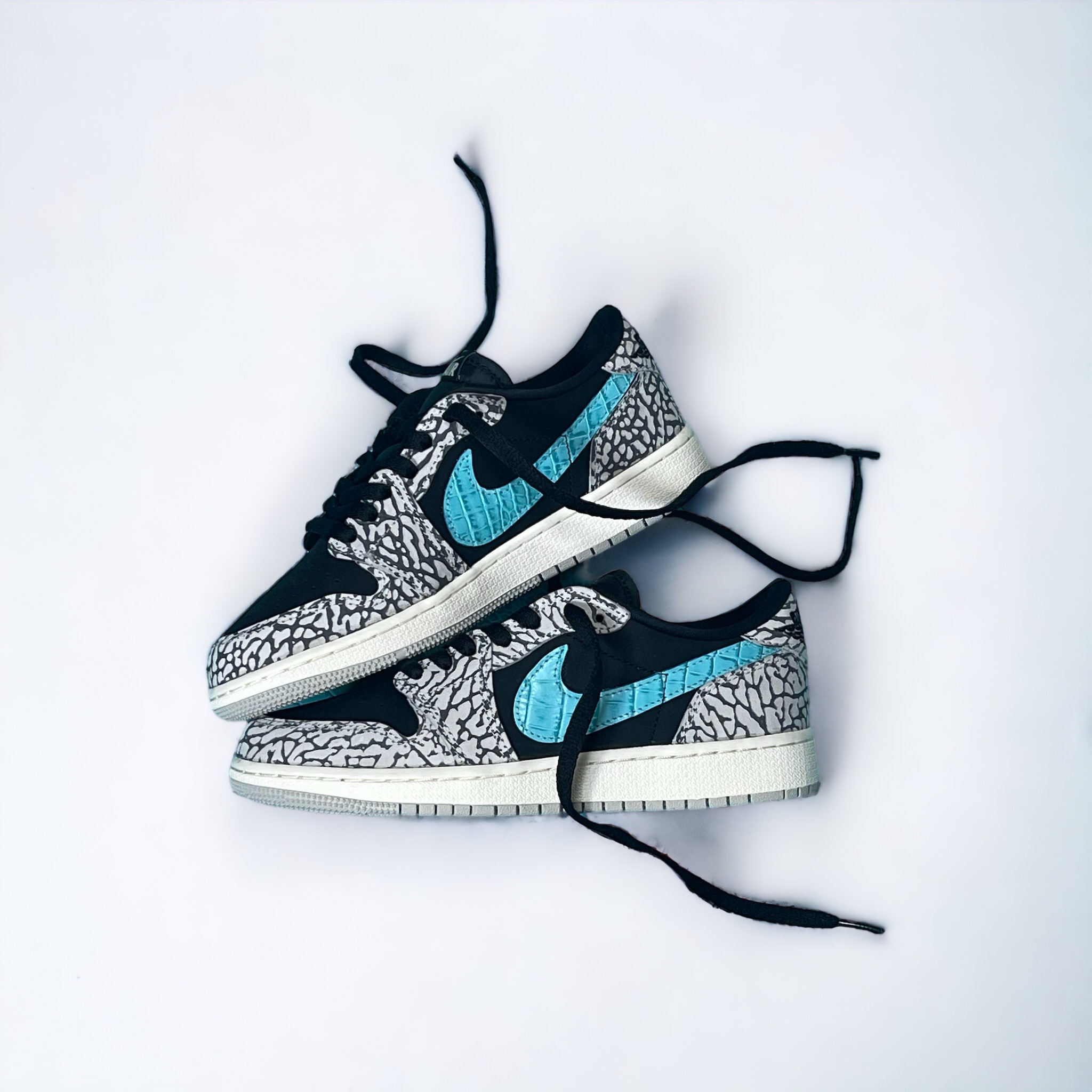 Jordan 1 Retro Low OG Black Cement 착용 스타일 - 1