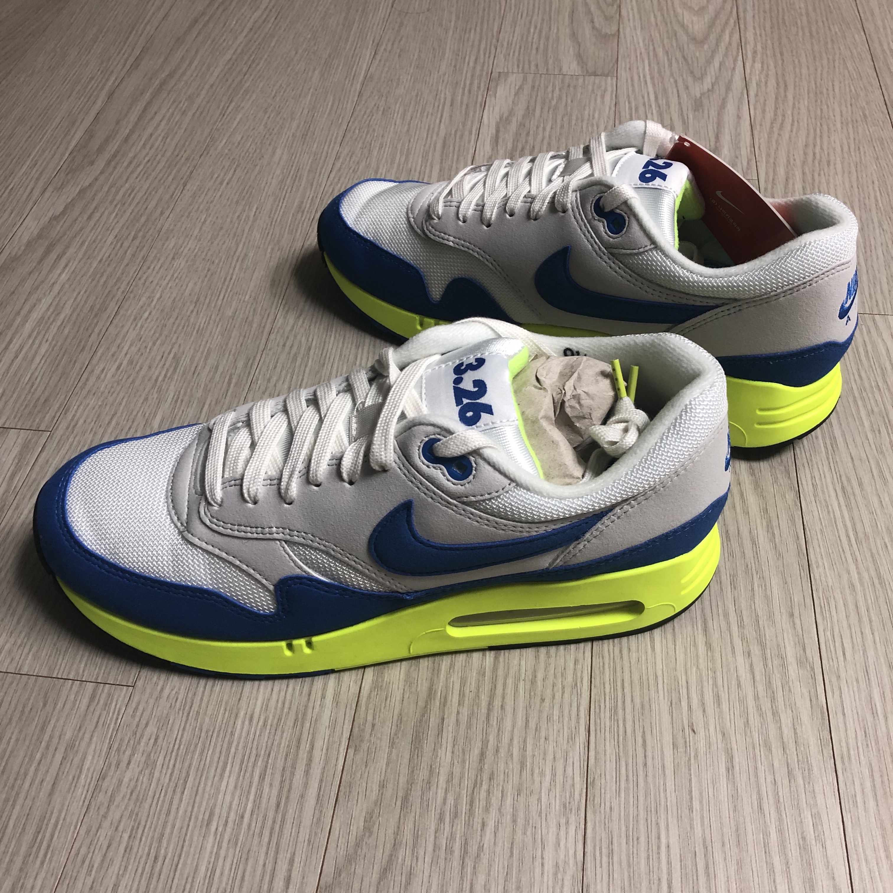 Nike Air Max 1 '86 OG Royal Volt 착용 스타일 - 5