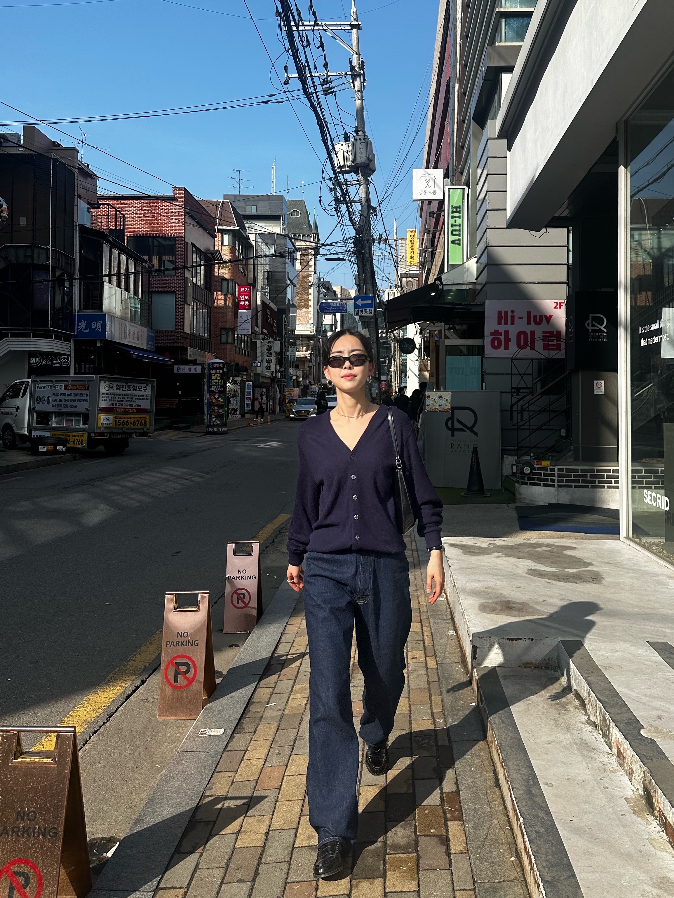 Oakley Eye Jacket Redux Matte Black Frame Prizm Grey Lenses High Bridge Fit, Prada Cleo Brushed Leather Shoulder Bag Black 착용 스타일 - 3