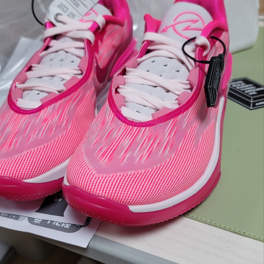 Nike Air Zoom GT Cut 2 EP Hyper Pink 착용 스타일