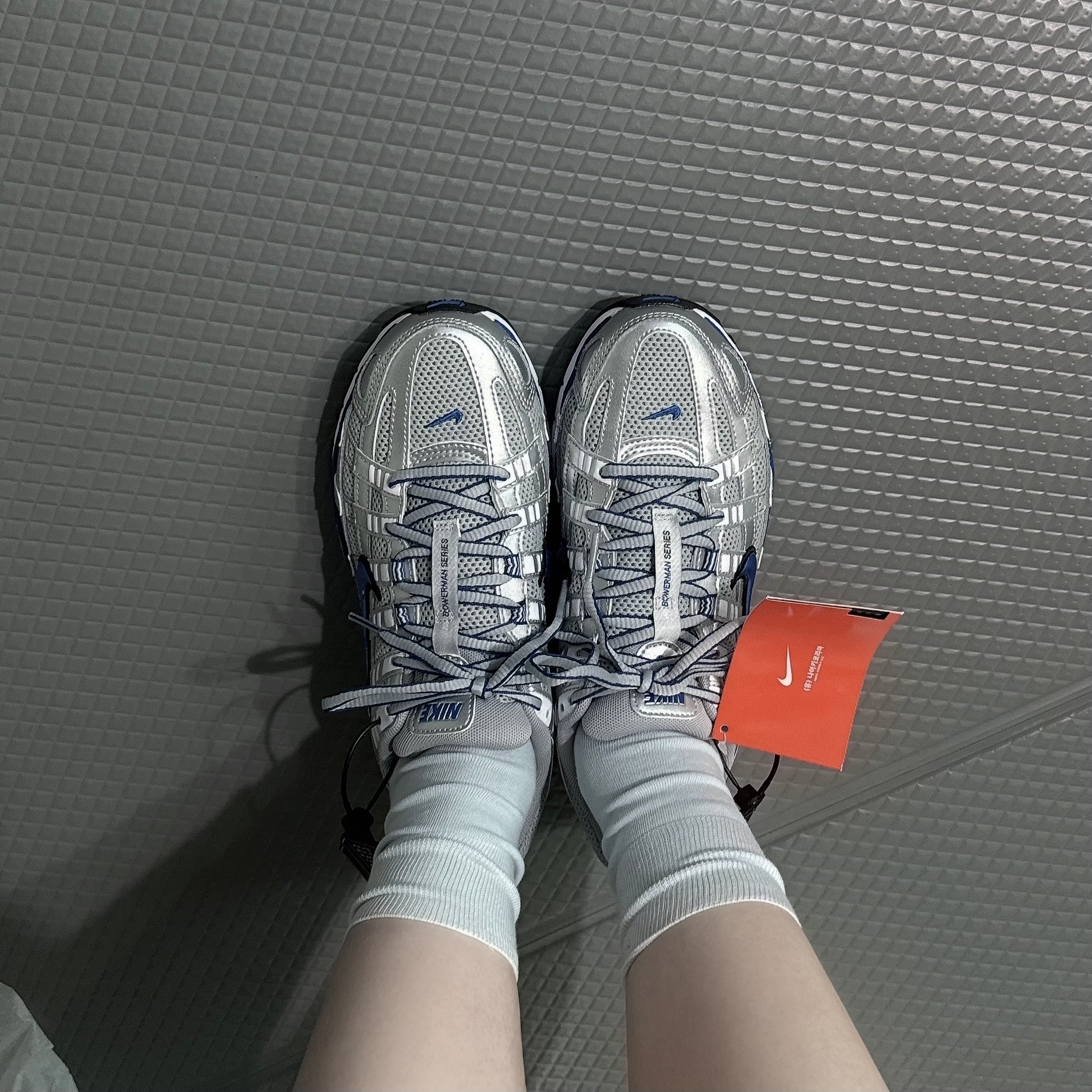 (W) Nike P-6000 Laser Blue 착용 스타일 - 1