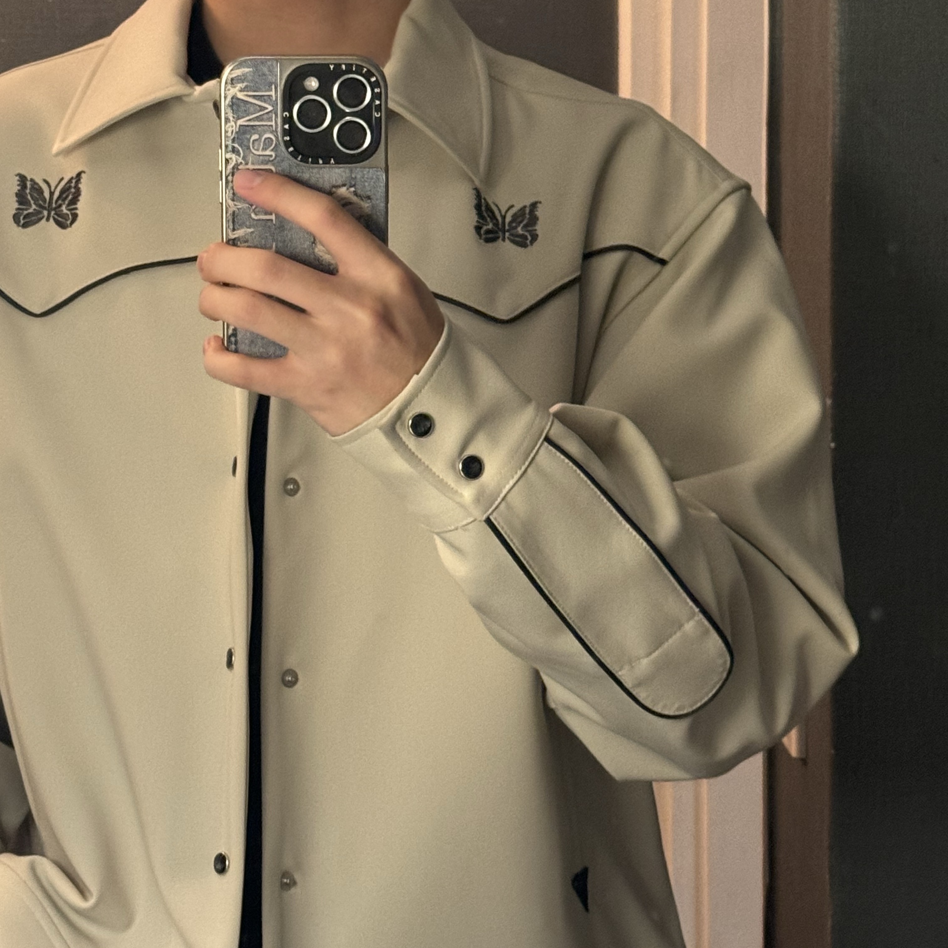 Needles PE/PU Double Cloth Piping Cowboy Jacket Beige, Casetify x Matin Kim iPhone Destroyed Denim Magsafe Mirror Case Silver 착용 스타일 - 1