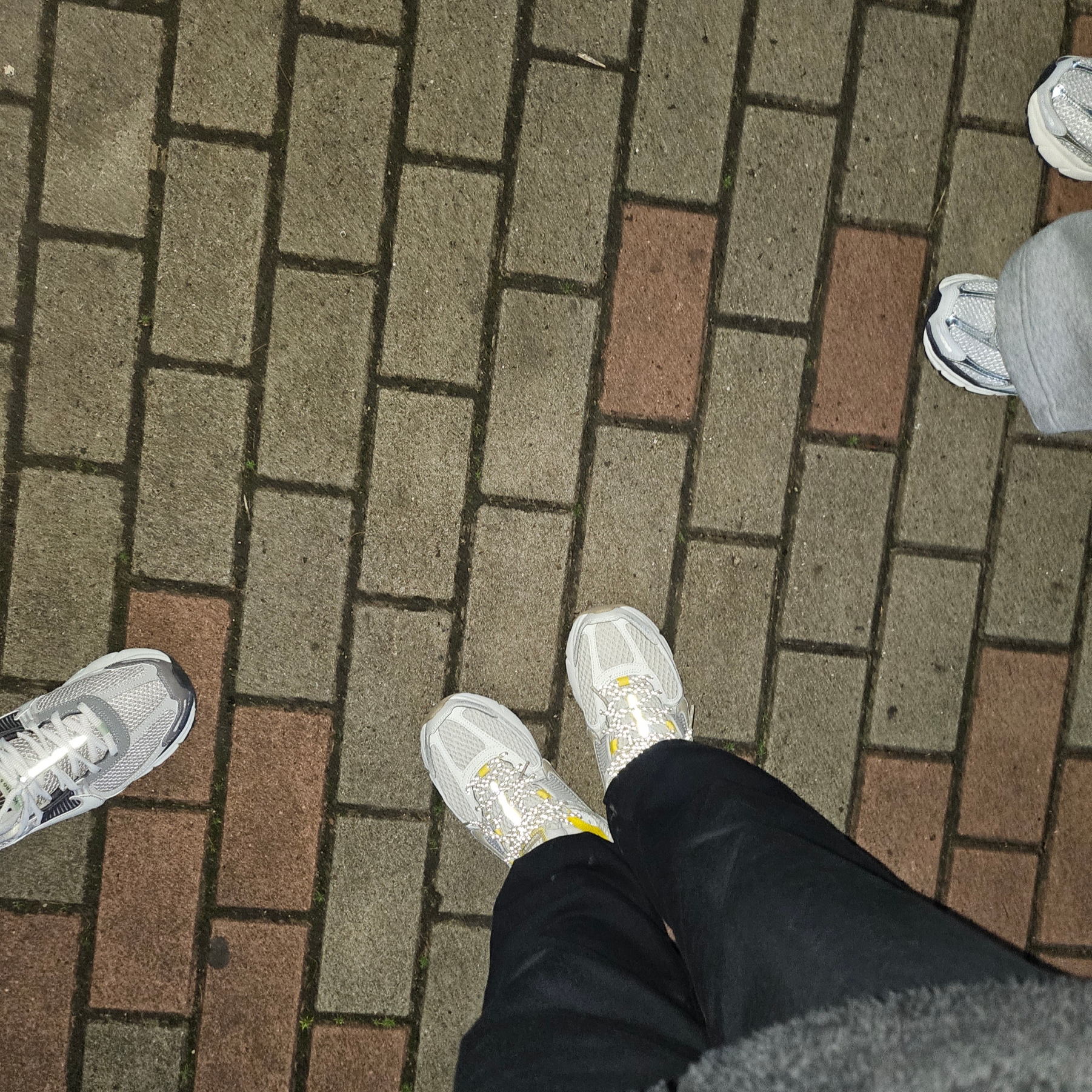 (W) Nike Zoom Vomero 5 Light Bone 착용 스타일