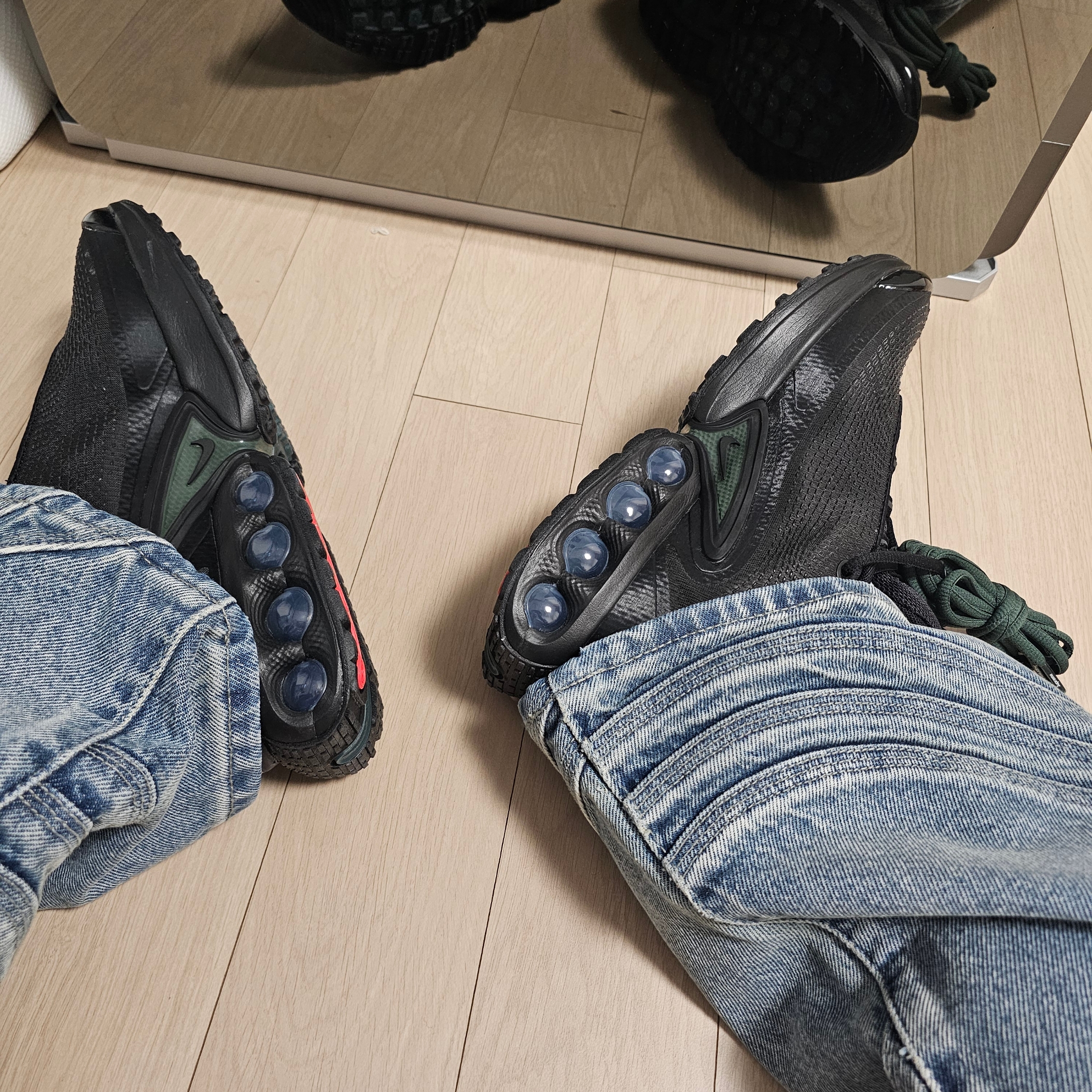 Nike x Supreme Air Max DN SP Black Galactic Jade 착용 스타일 - 4