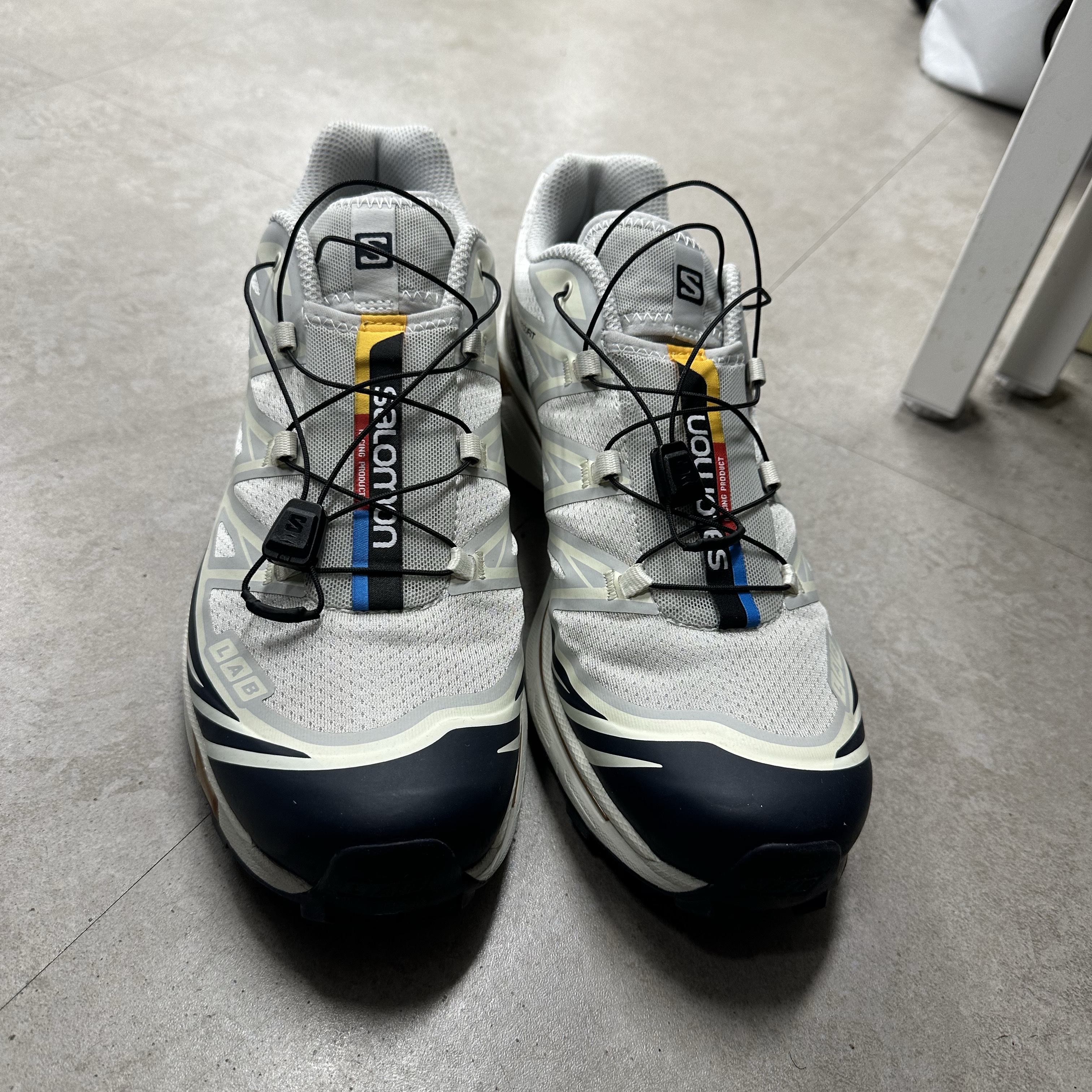 Salomon XT-6 Lunar Rock Dark Sapphire 착용 스타일