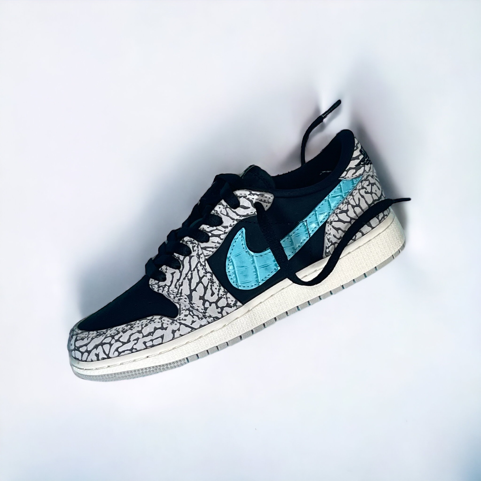Jordan 1 Retro Low OG Black Cement 착용 스타일 - 3
