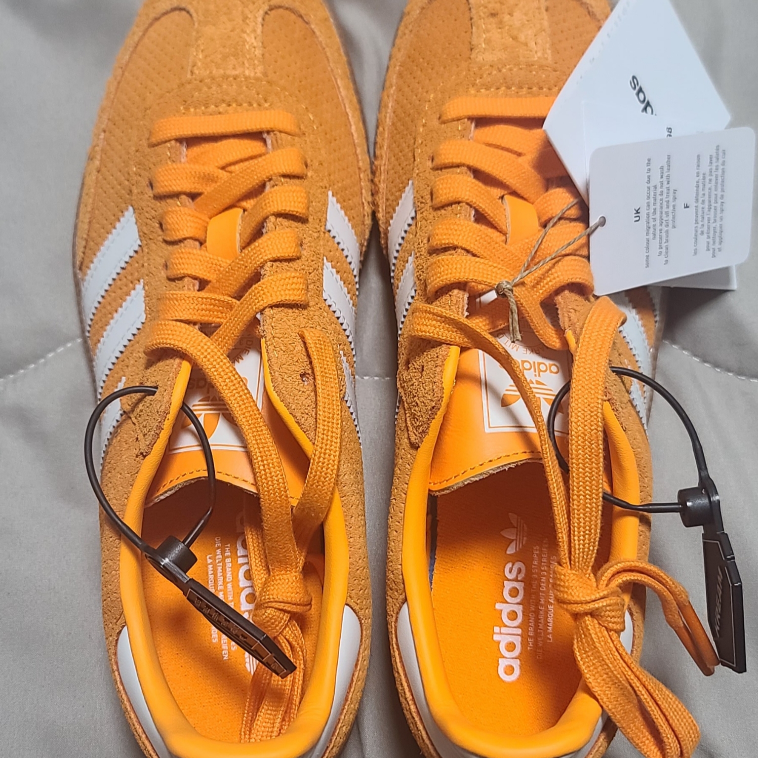 Adidas Samba OG Orange Rush 착용 스타일