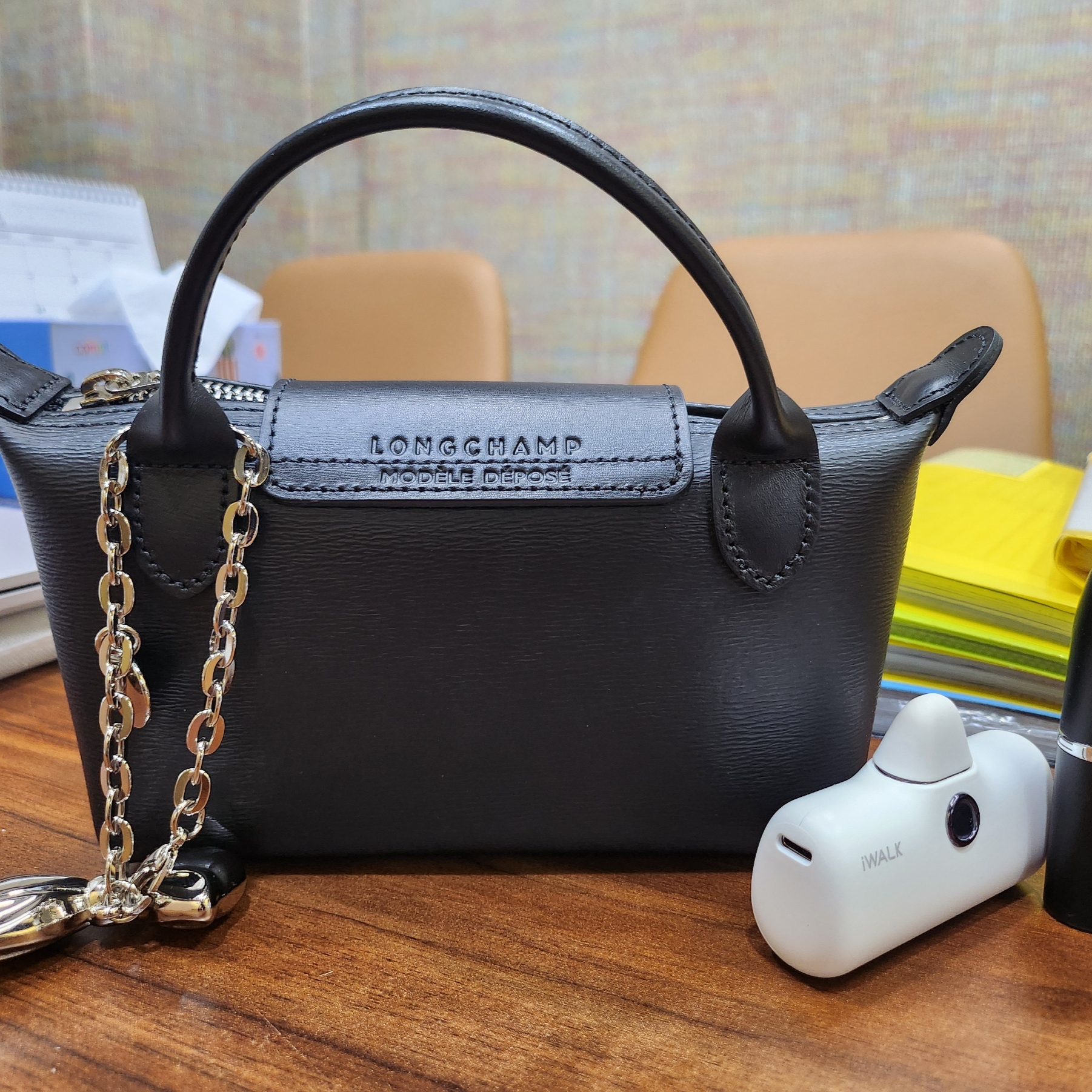 Longchamp Le Pliage City Handle Pouch Black 착용 스타일